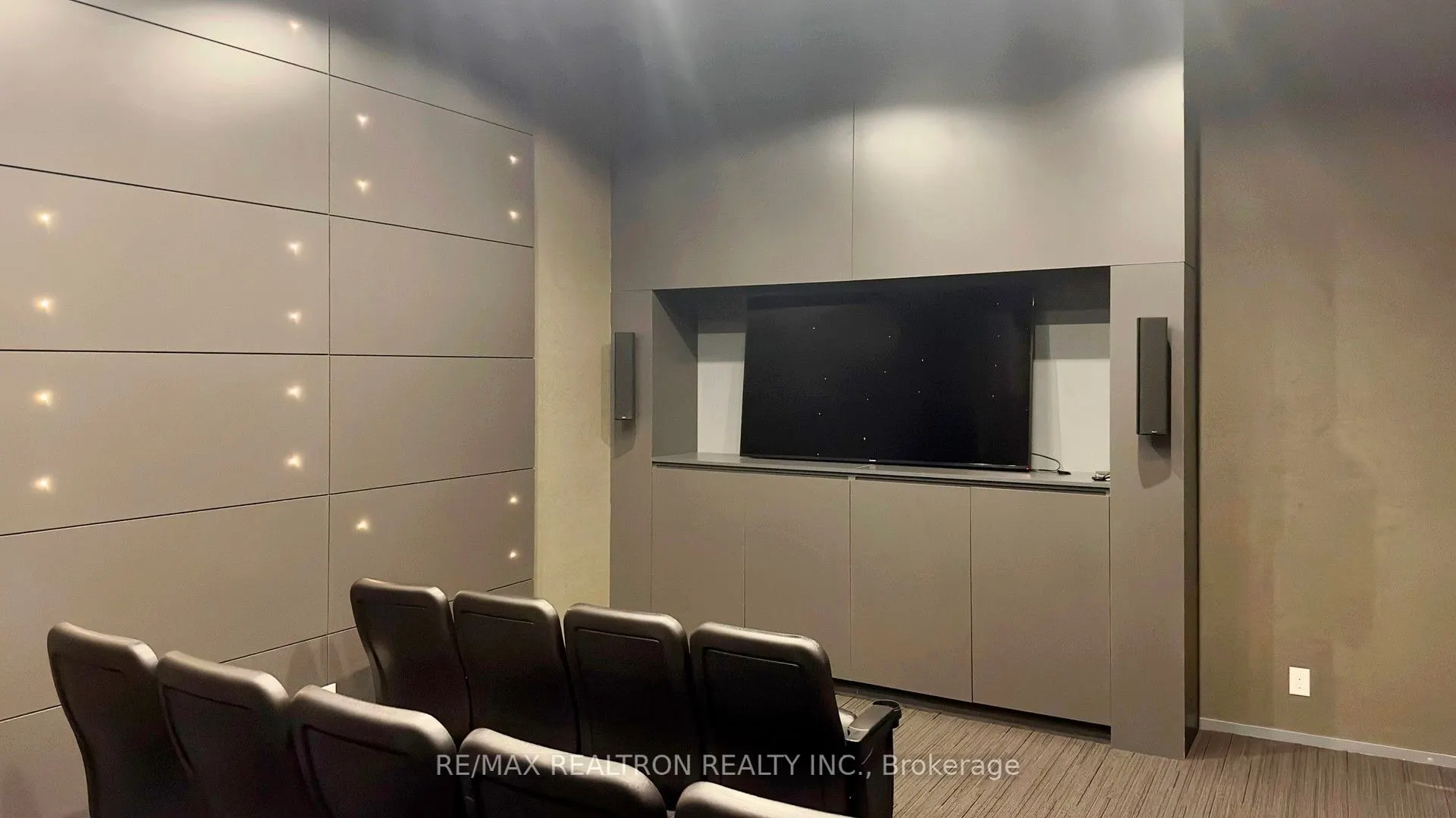 15 Grenville Street, #2706