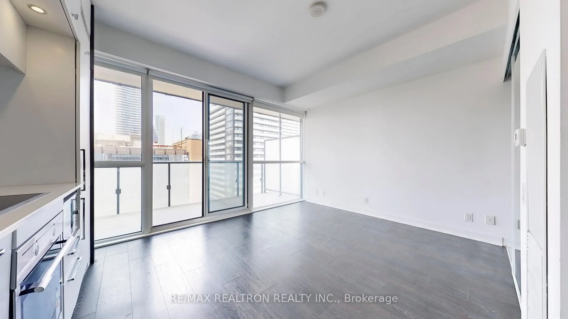 15 Grenville Street, #2706