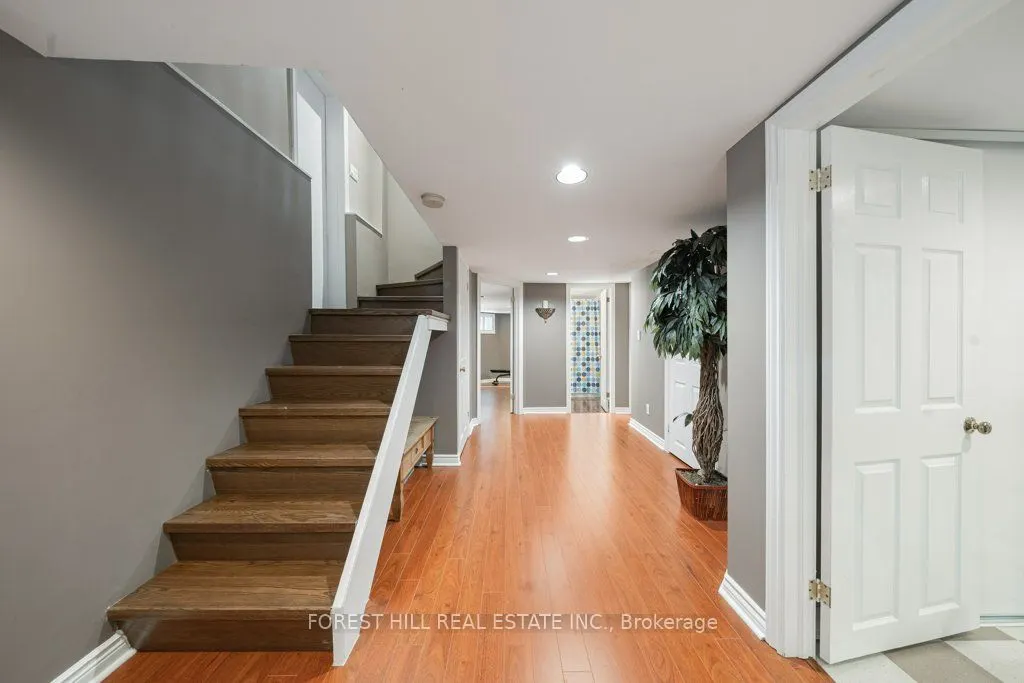 82 Brooke Avenue