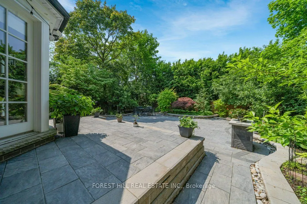82 Brooke Avenue