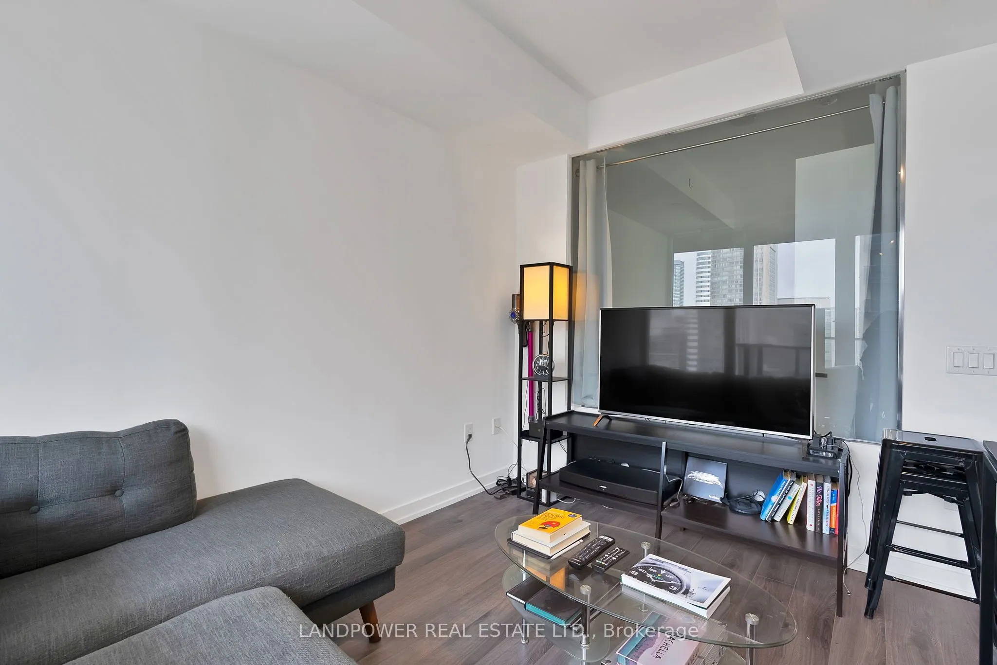 77 Shuter Street #2501