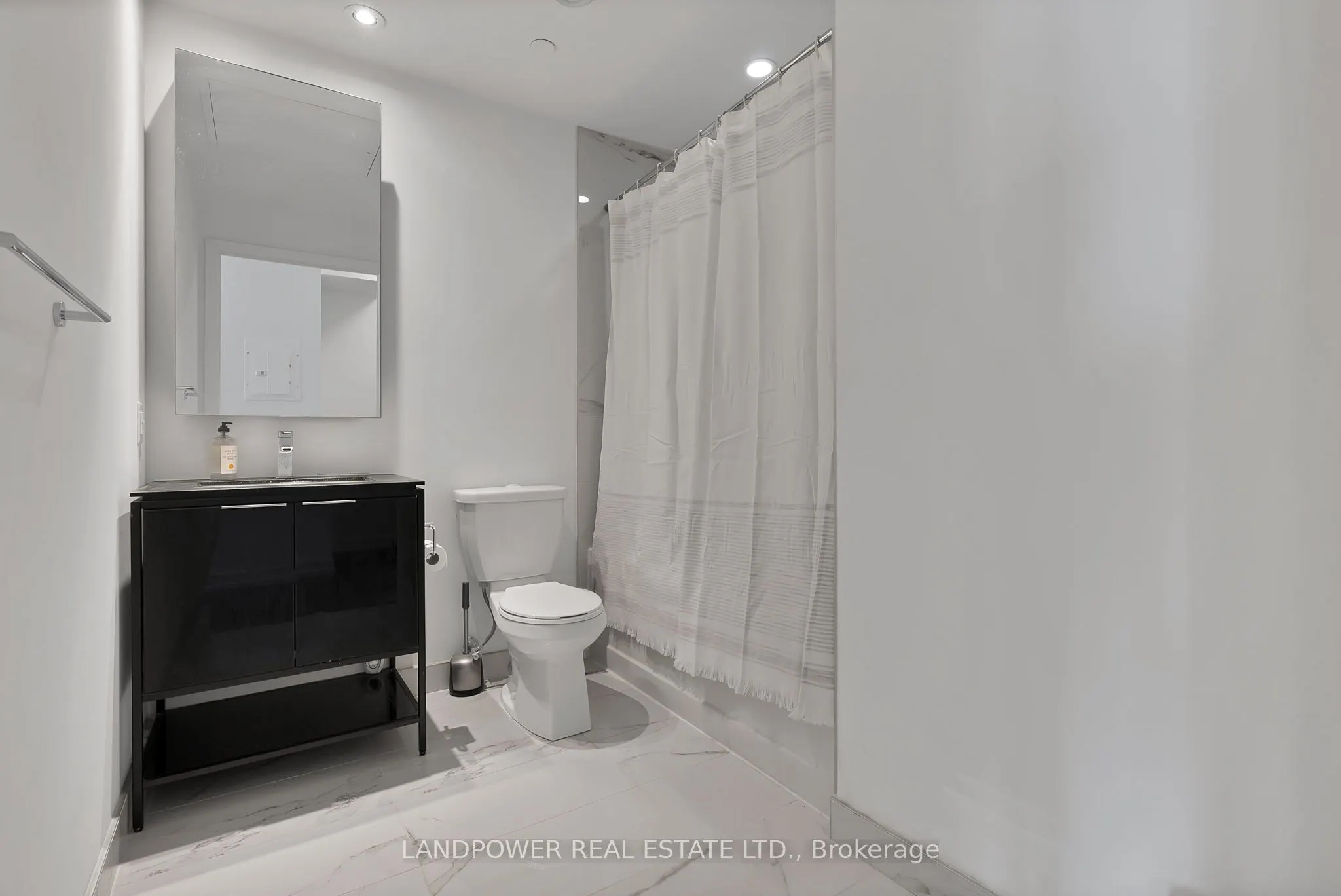 77 Shuter Street #2501
