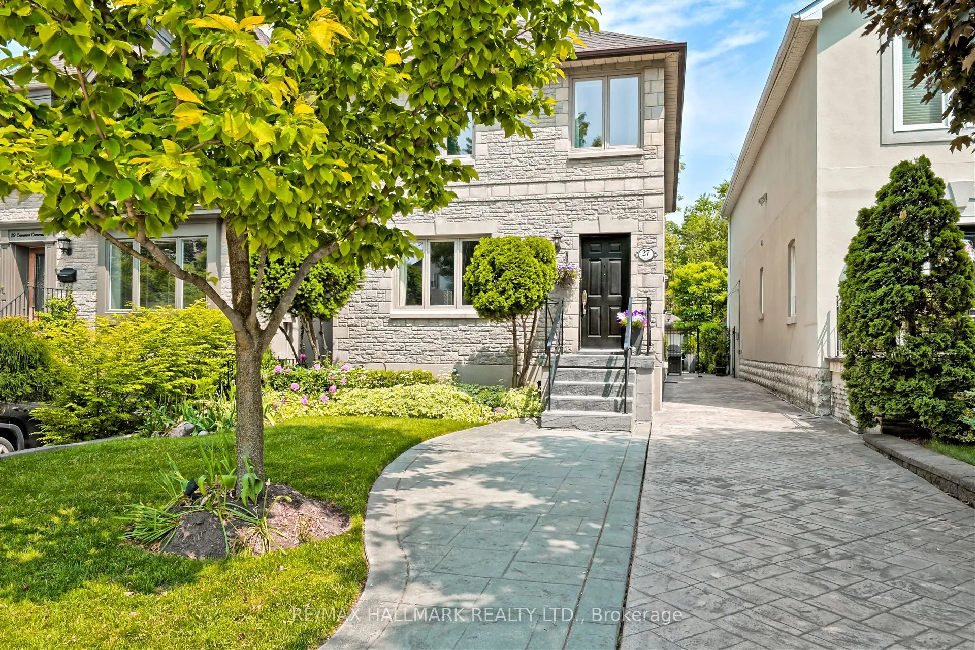 27 Cameron Crescent