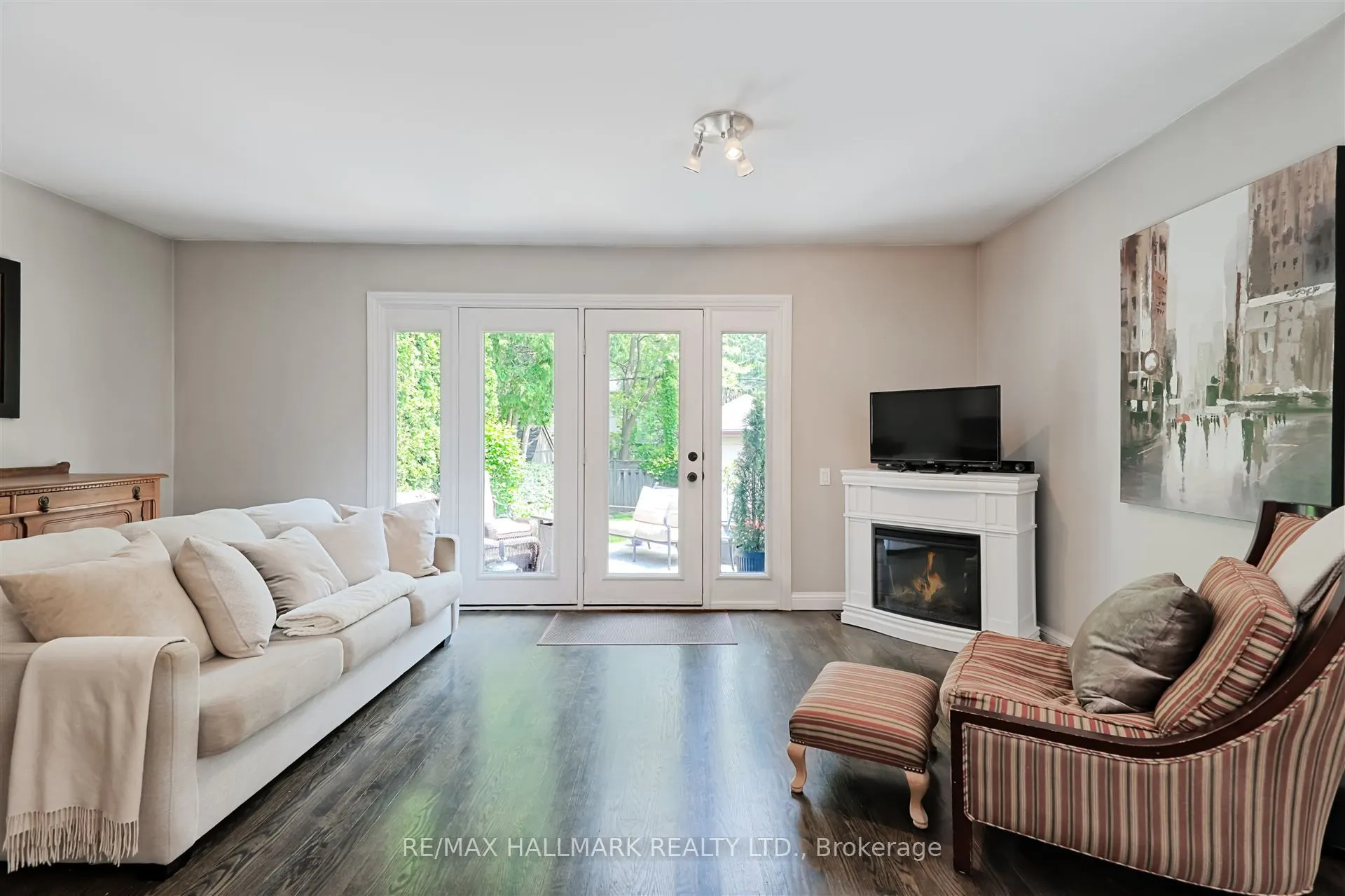 27 Cameron Crescent