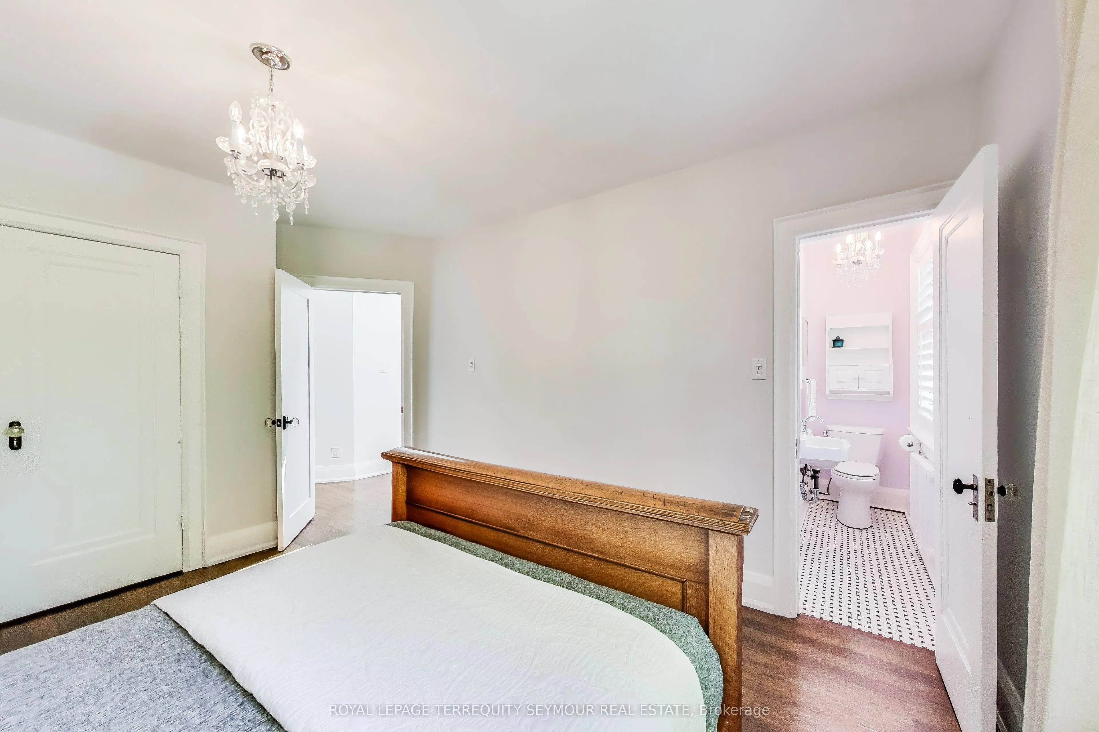 275 Fairlawn Avenue