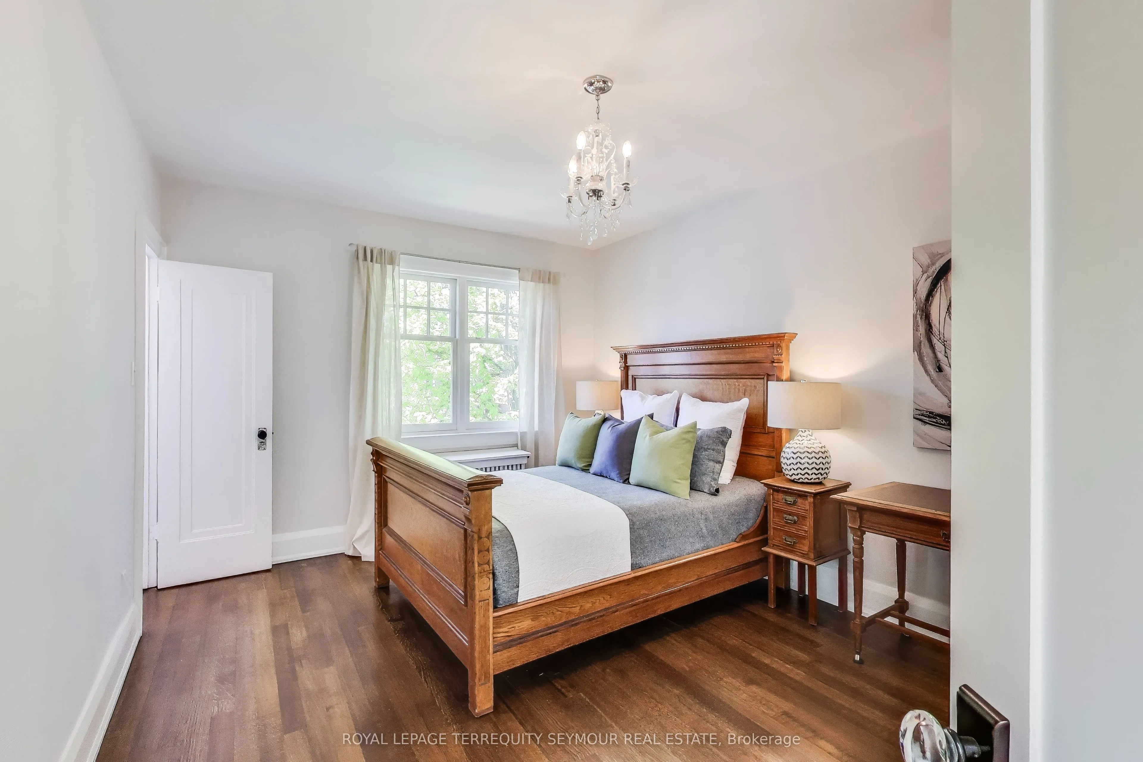 275 Fairlawn Avenue