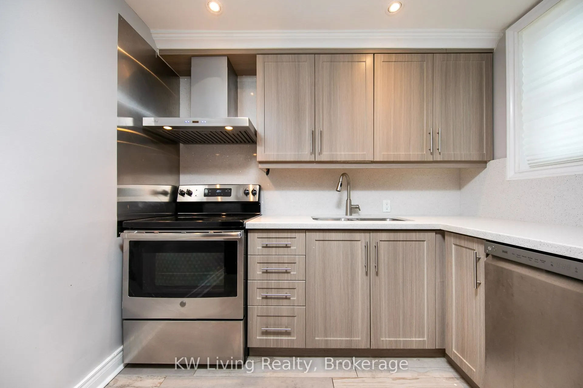 140 Seaton Street, #Main