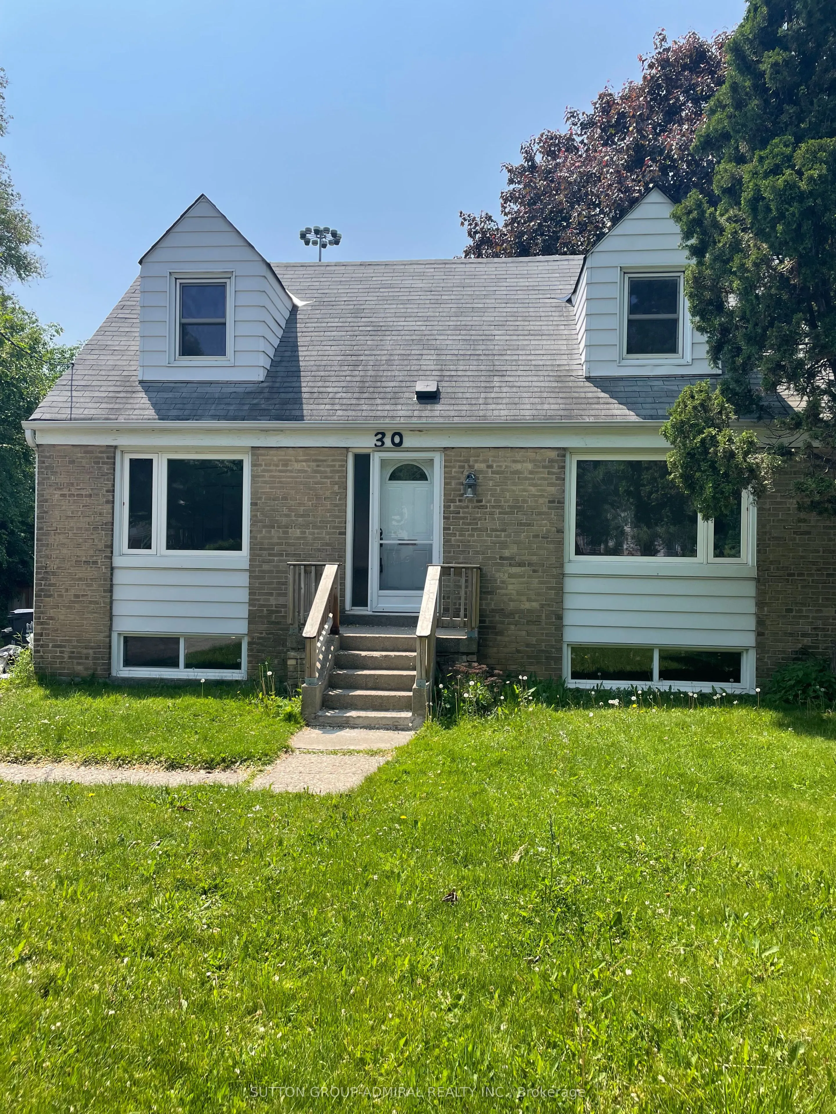30 Vonda, Second floor Avenue