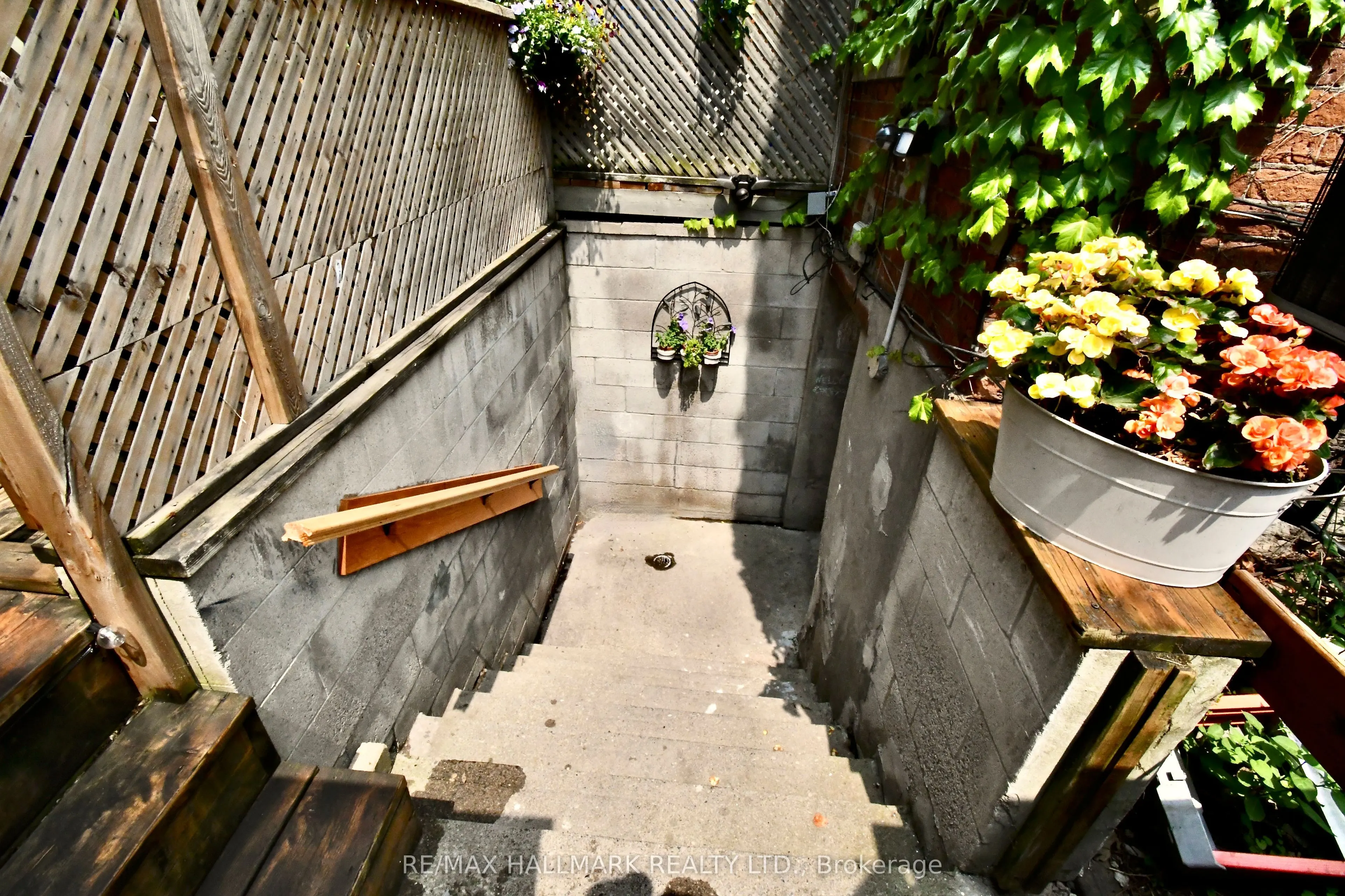 34 River Street