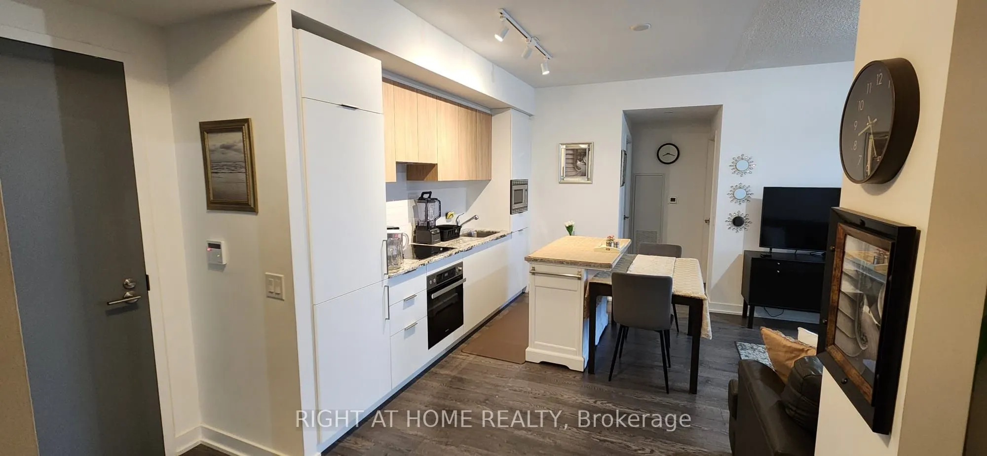 20 O'Neill Road, #527