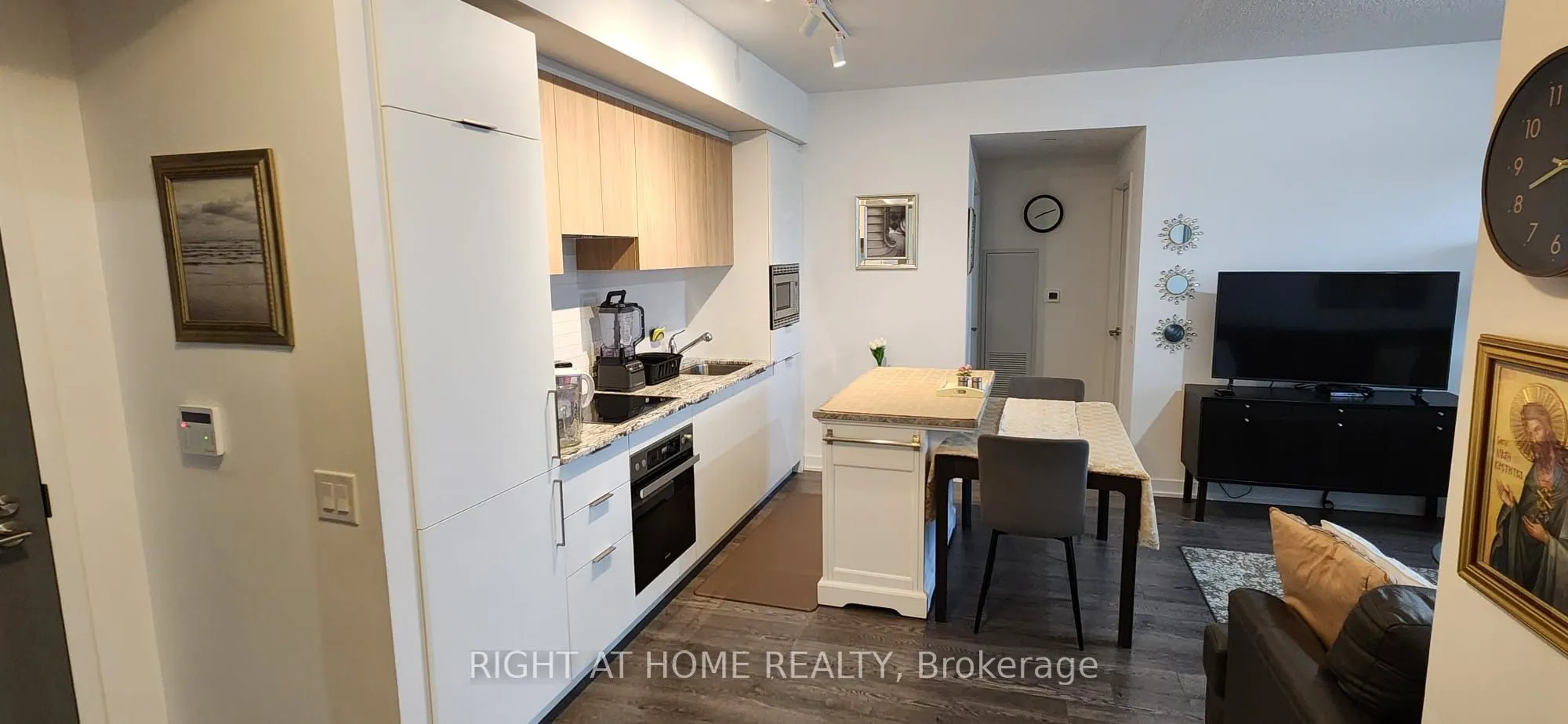 20 O'Neill Road, #527