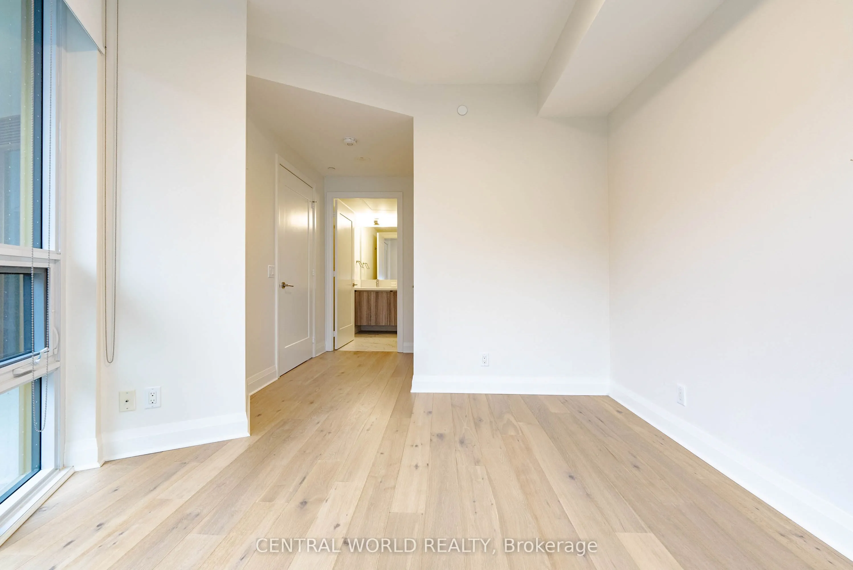 151 Avenue Road, #305
