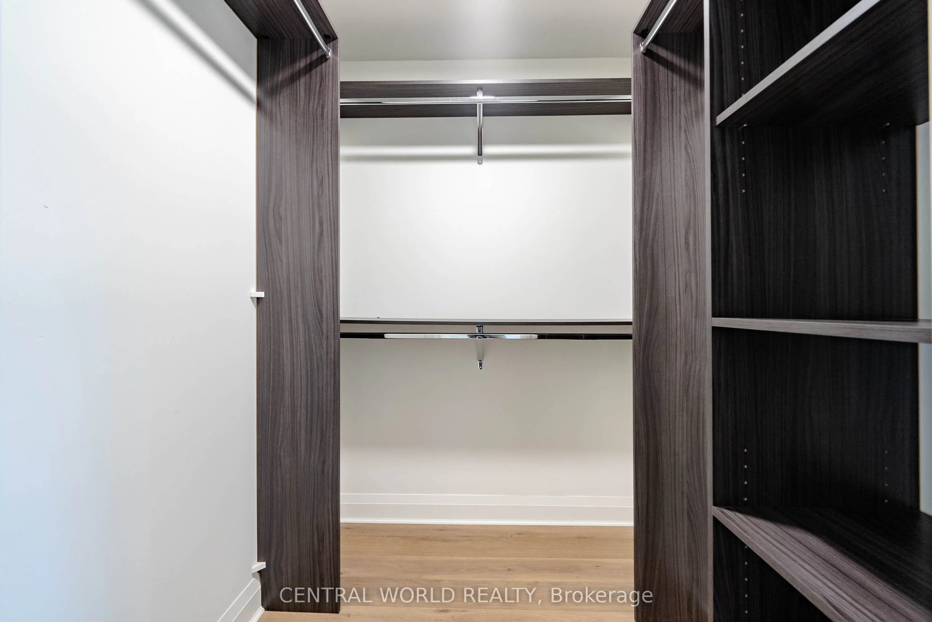 151 Avenue Road, #305