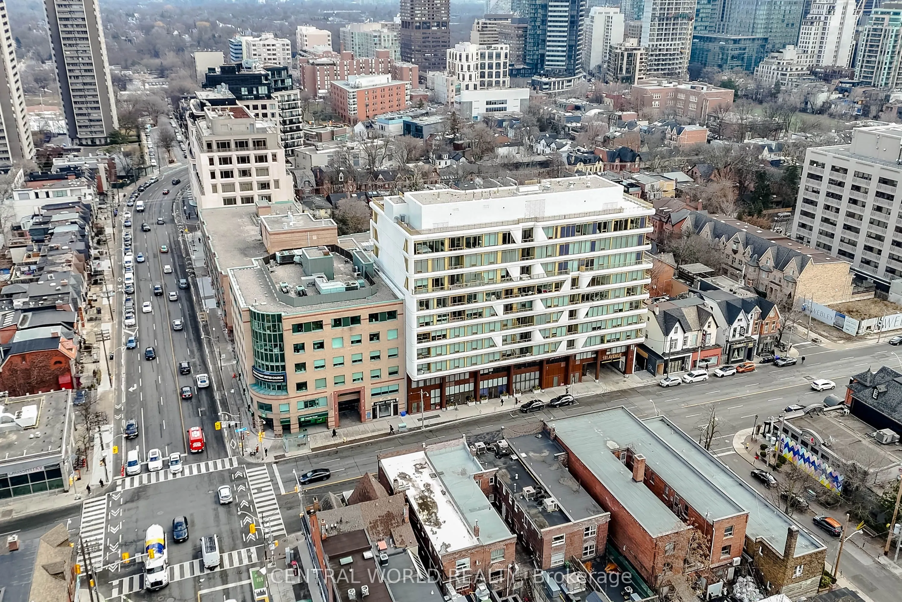 151 Avenue Road, #305