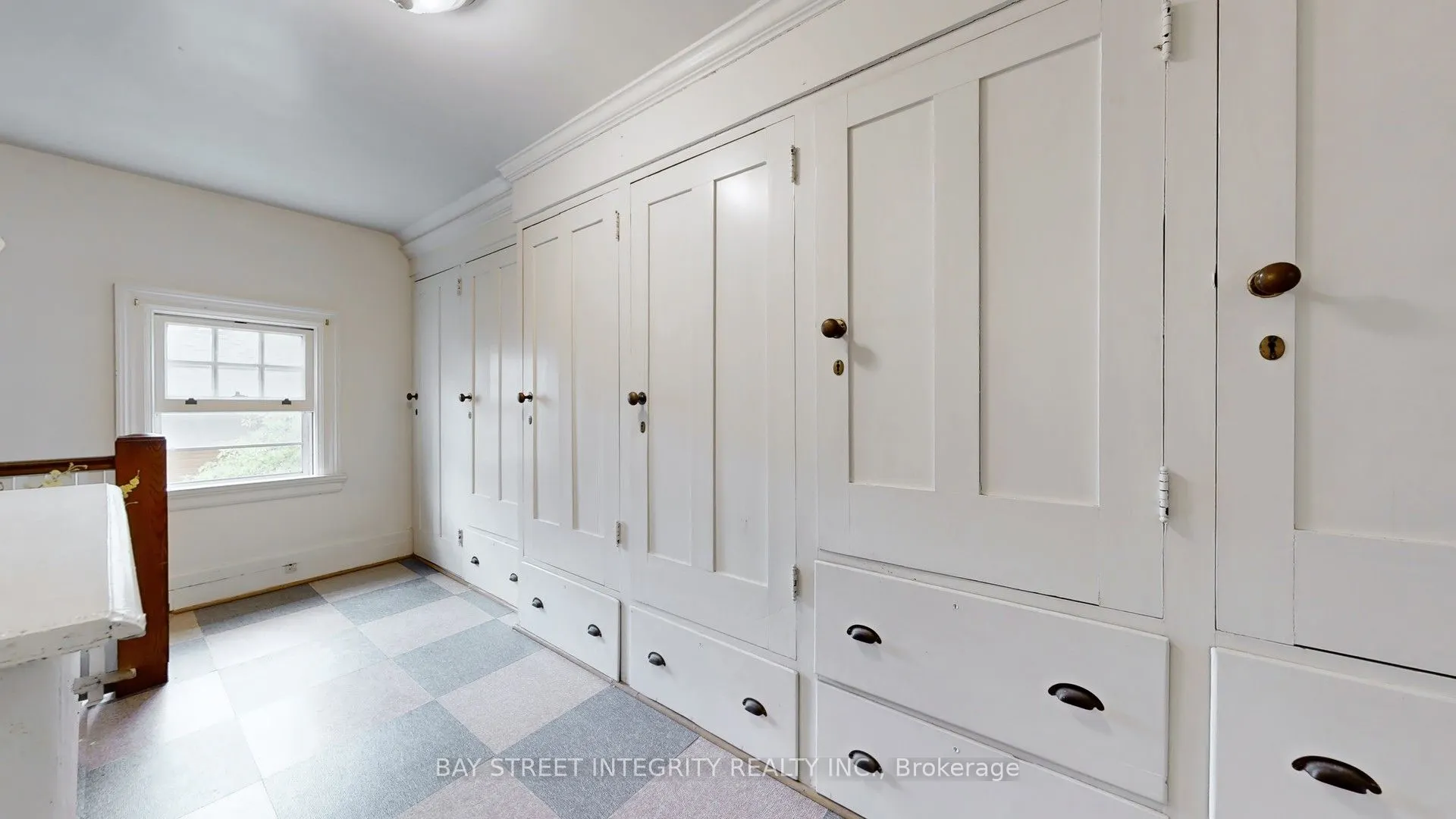 184 Heath Street W