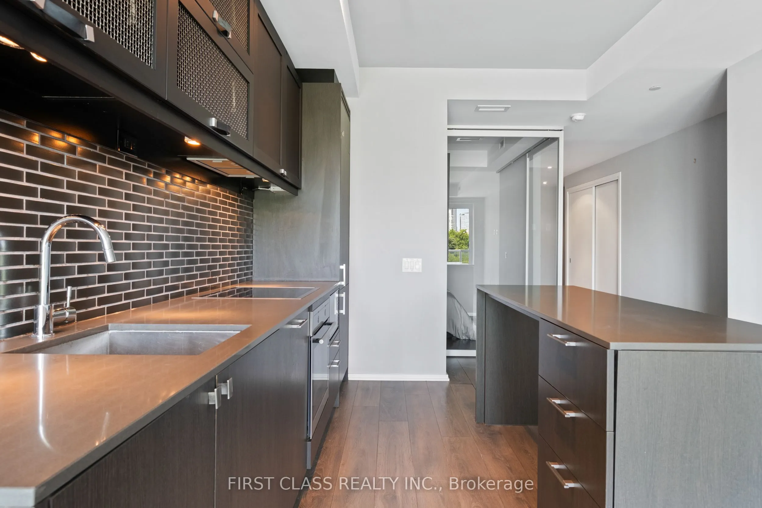 783 Bathurst Street, #413