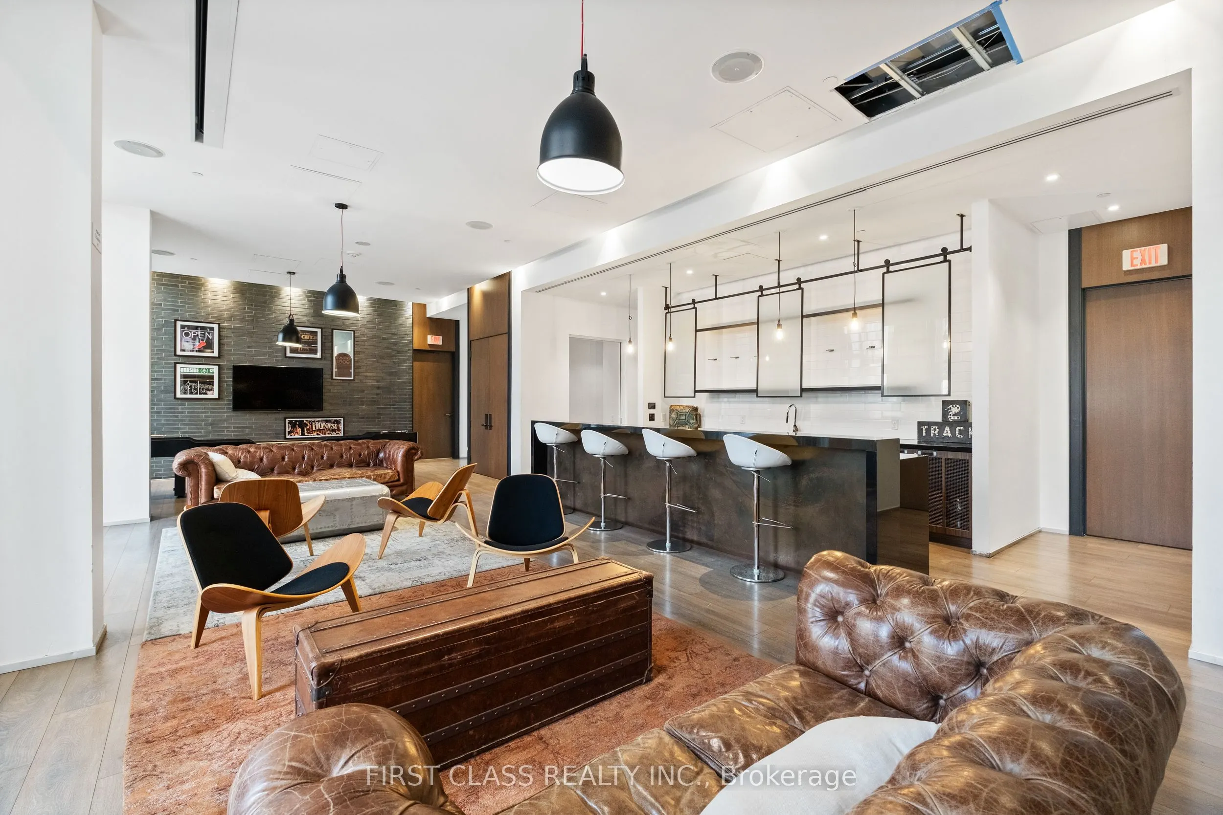 783 Bathurst Street, #413