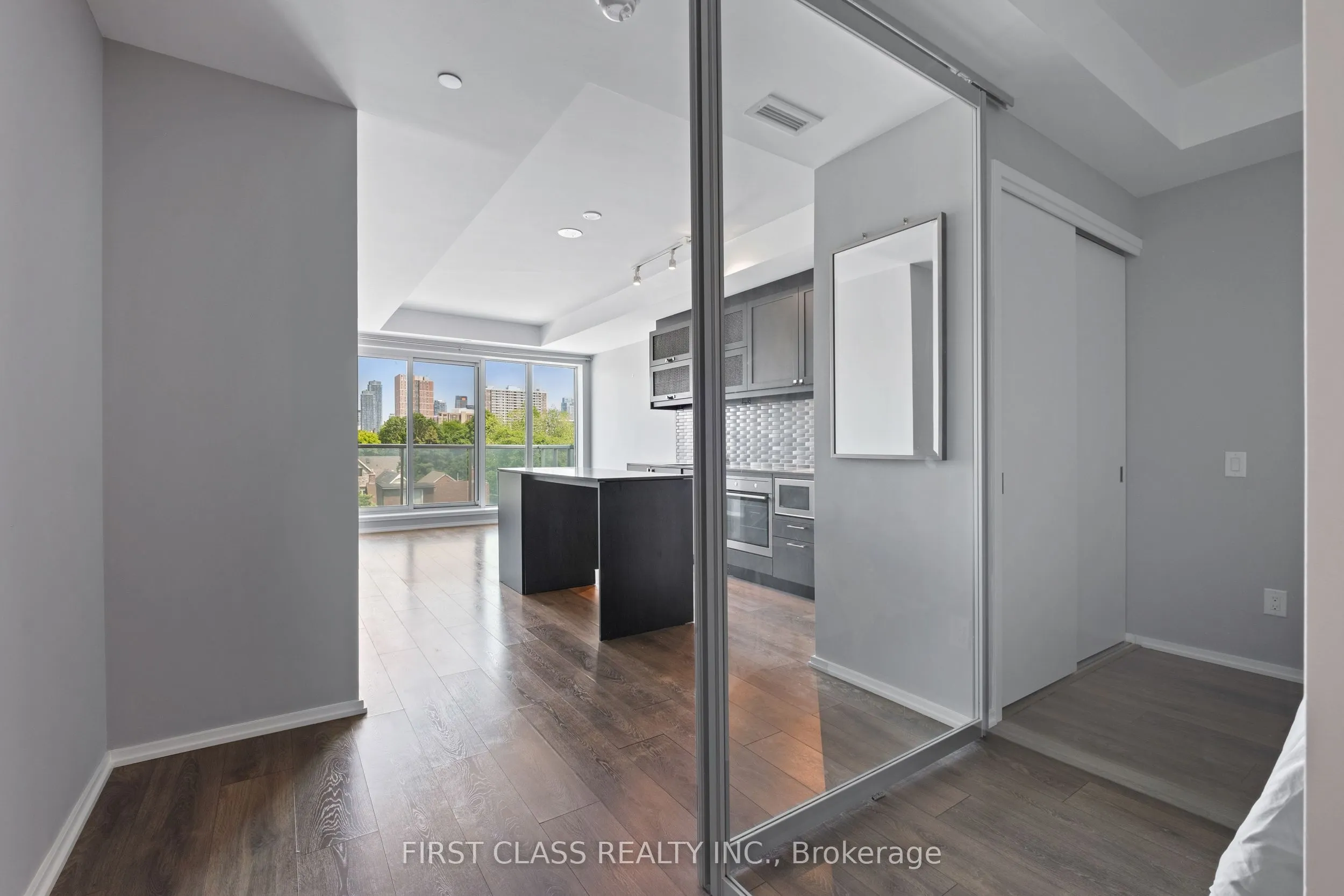 783 Bathurst Street, #413