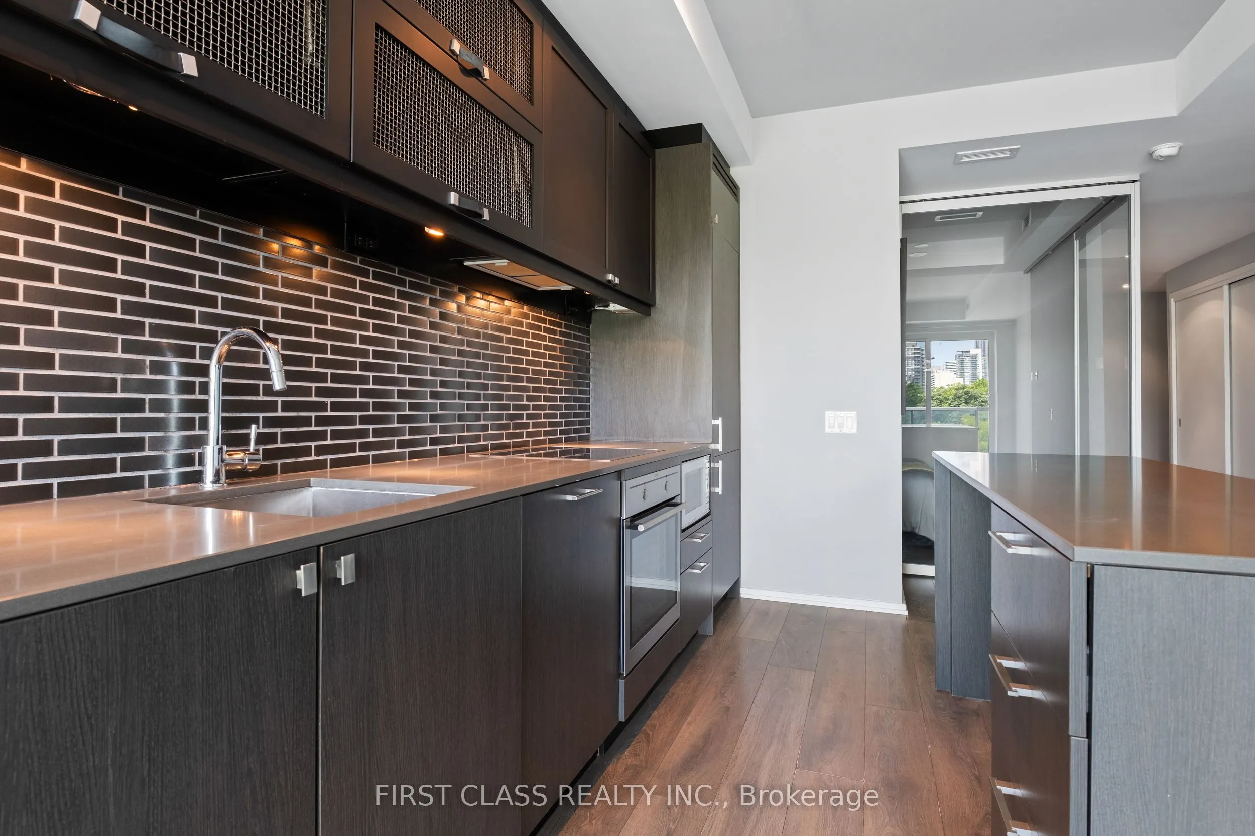 783 Bathurst Street, #413
