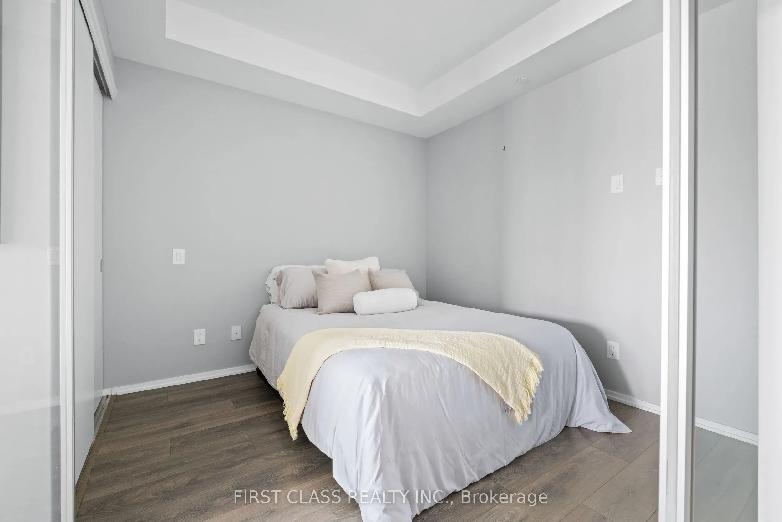 783 Bathurst Street, #413