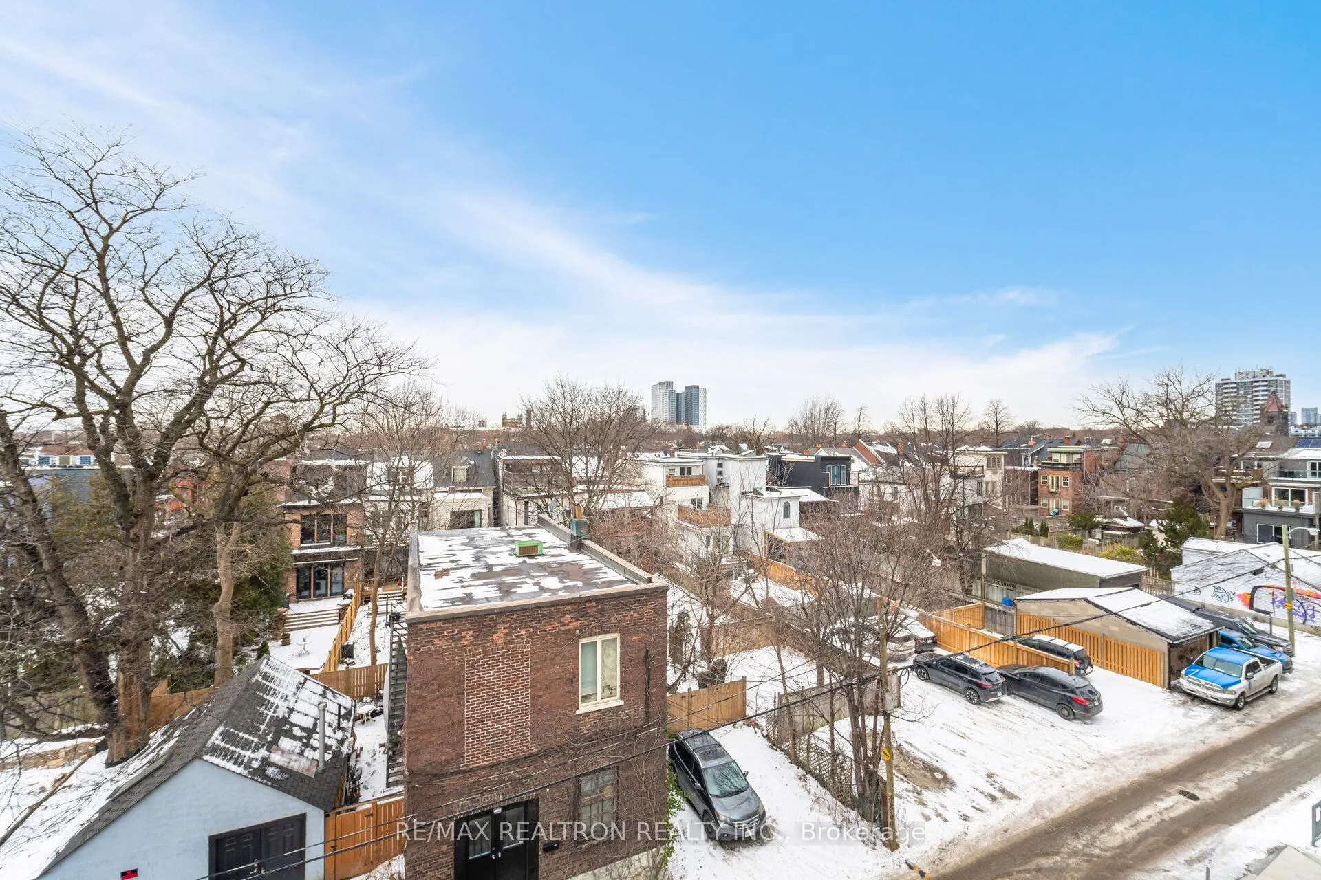 664 Spadina Avenue, #403