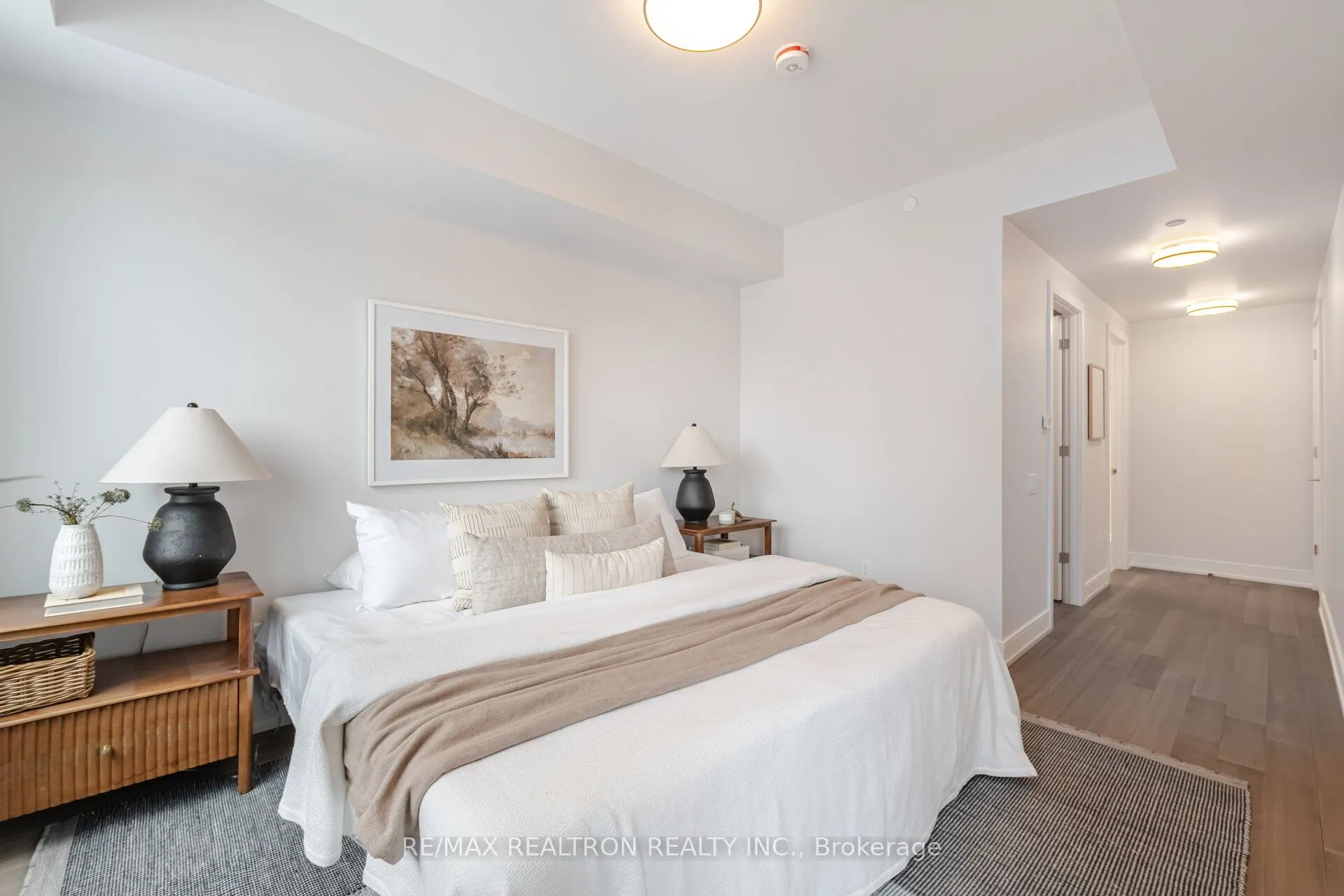 664 Spadina Avenue, #403