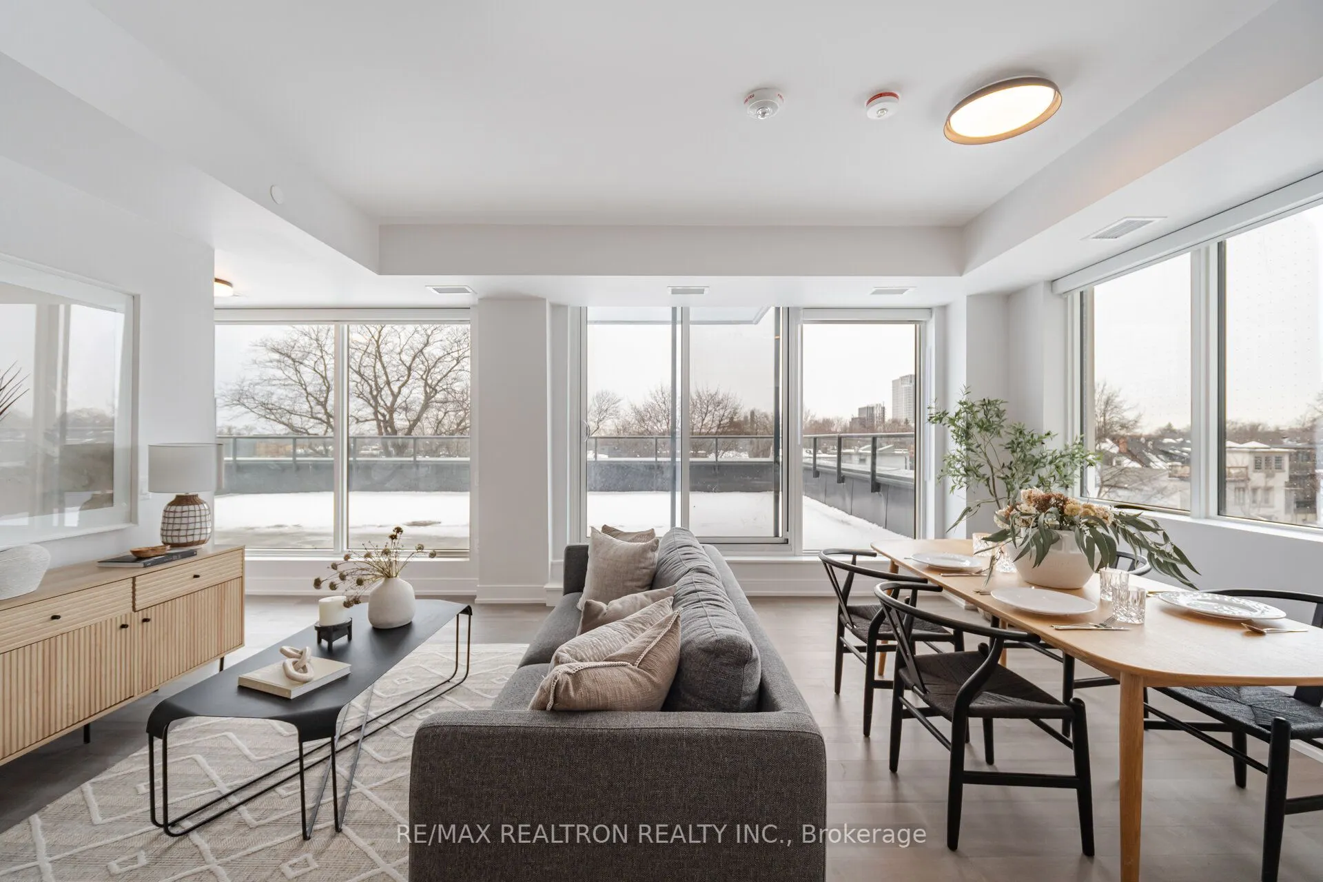 664 Spadina Avenue, #403