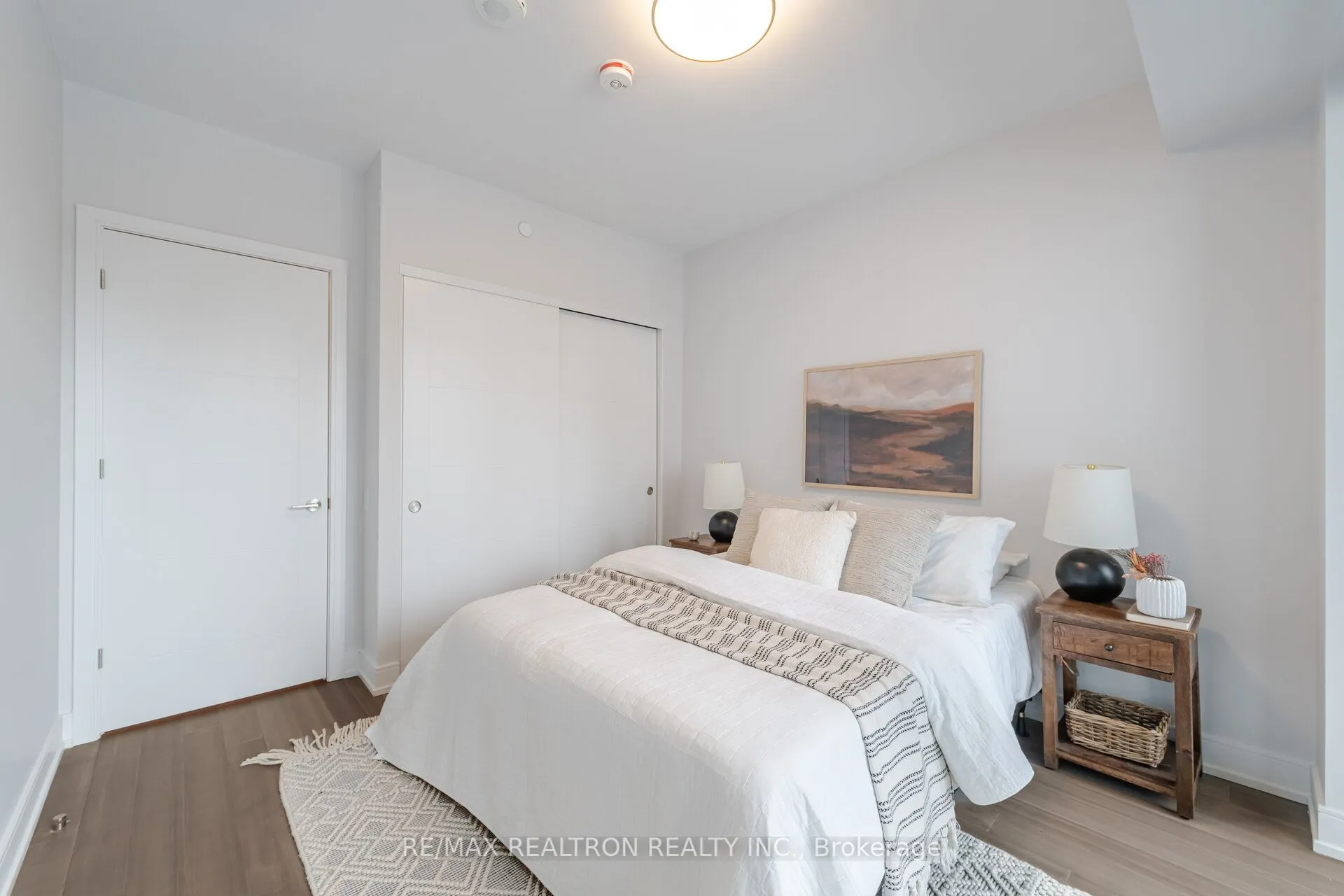 664 Spadina Avenue, #403