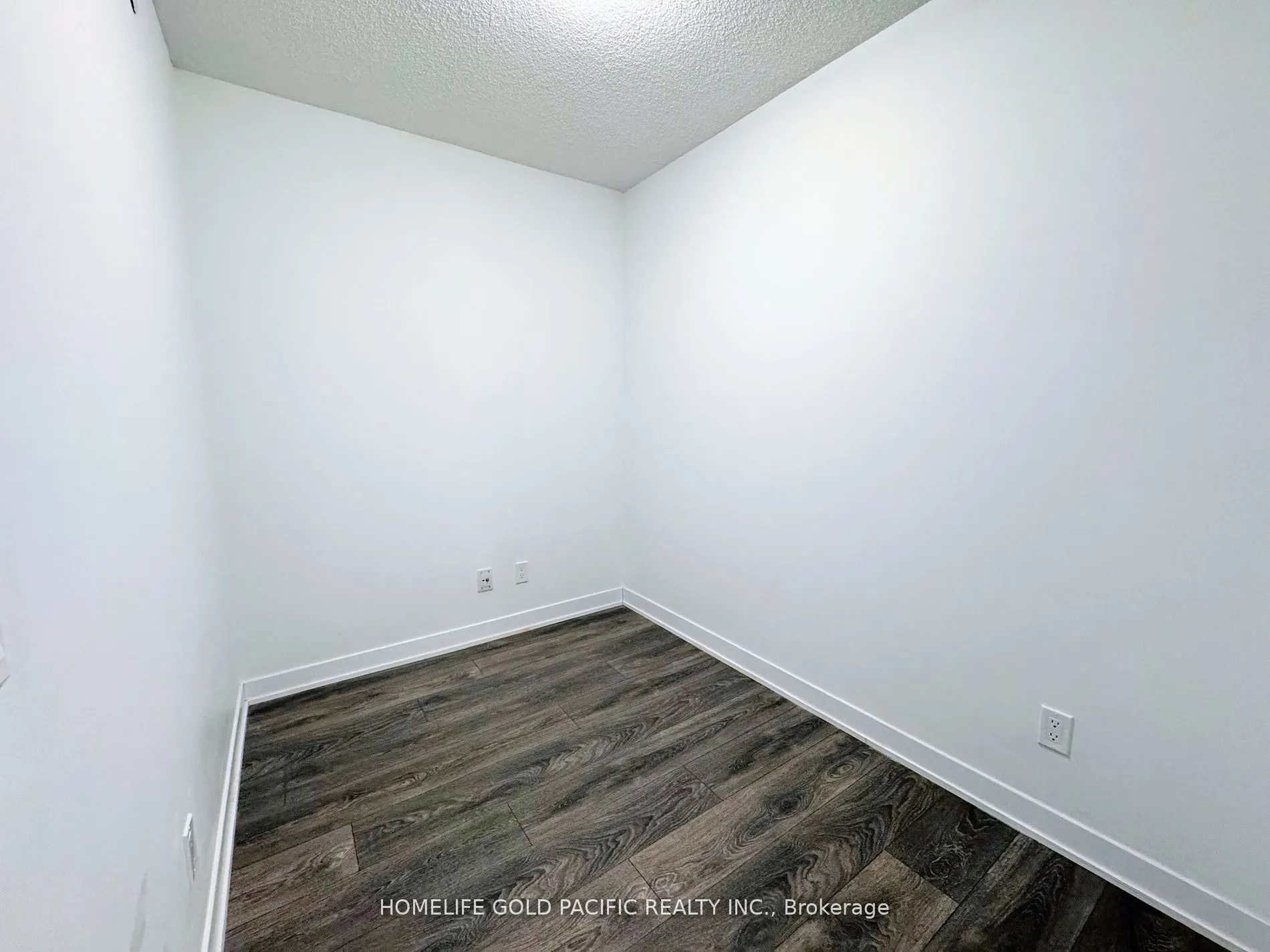 87 Peter Street, #811