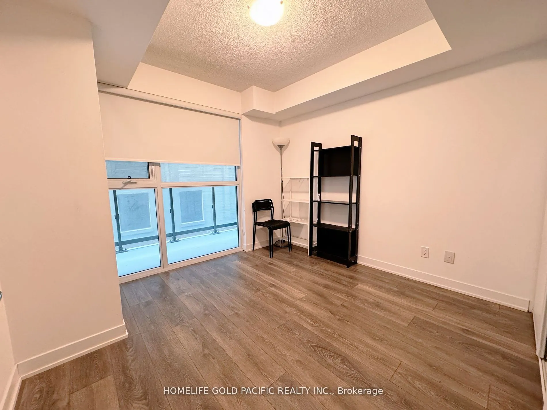 87 Peter Street, #811