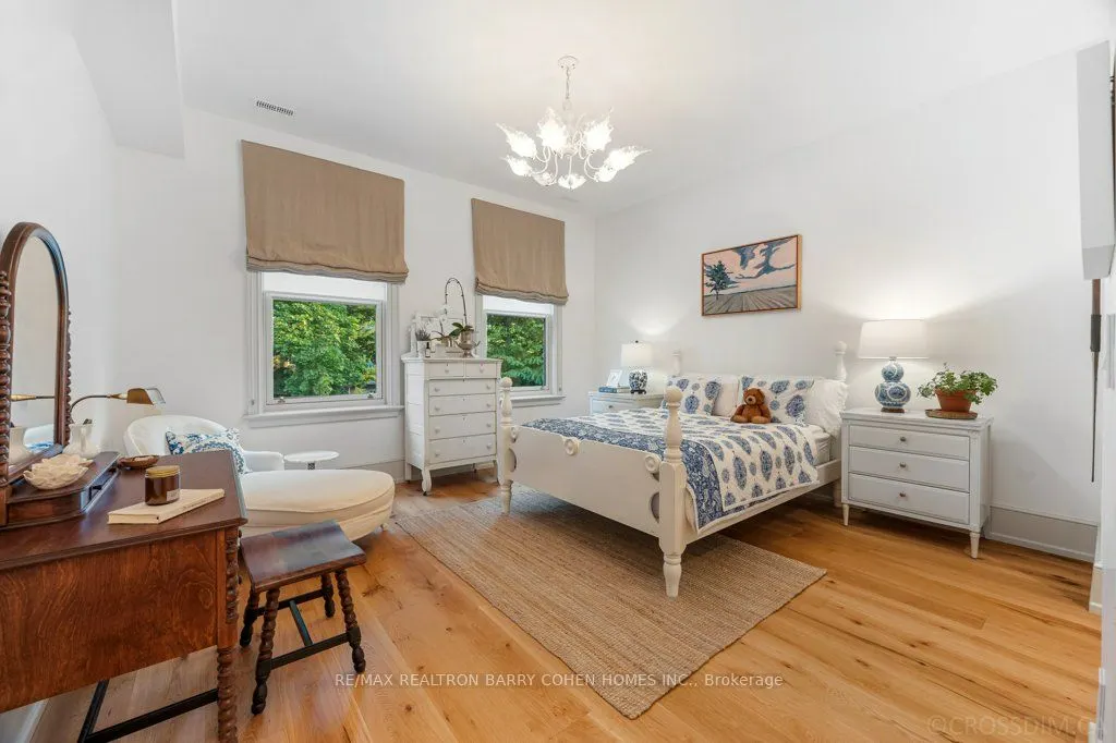23 Lytton Boulevard