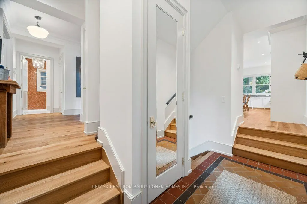 23 Lytton Boulevard