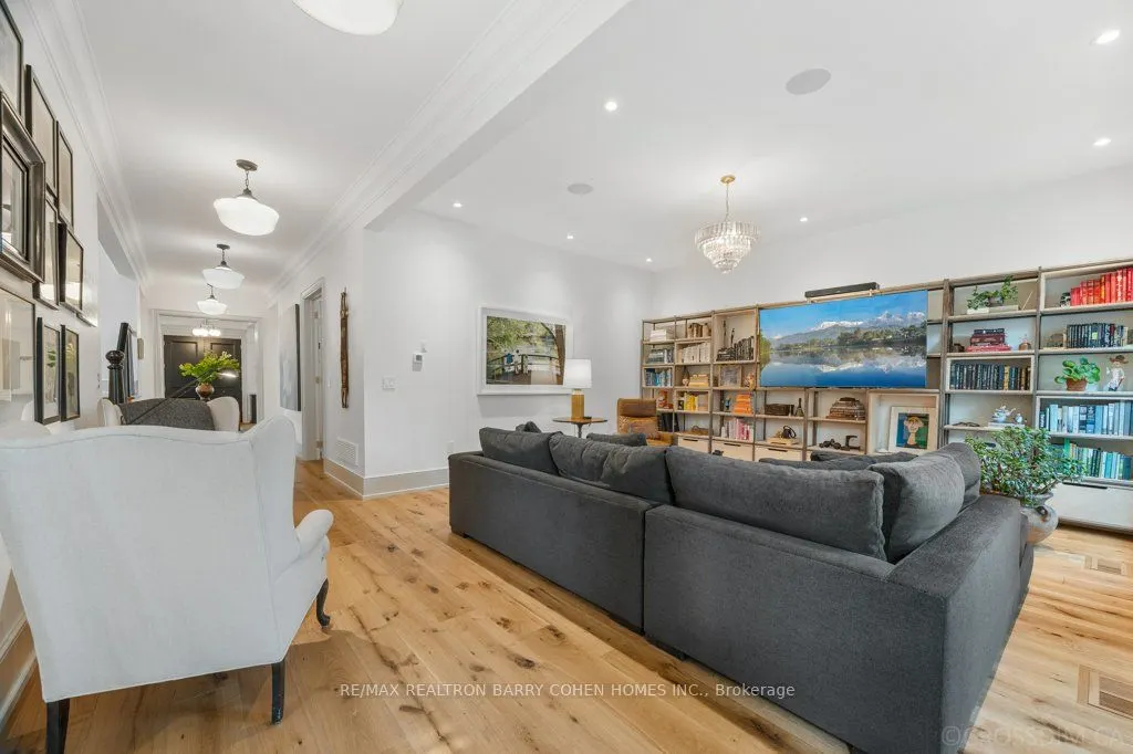 23 Lytton Boulevard