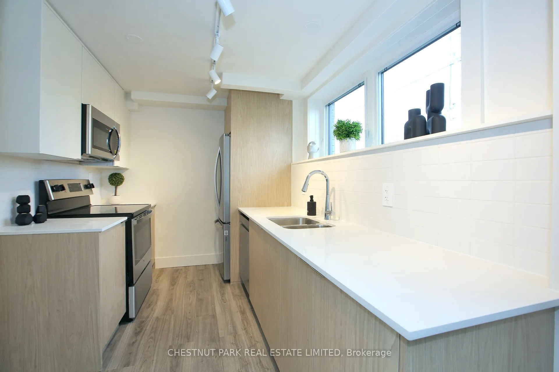 1492 Avenue Road, #1