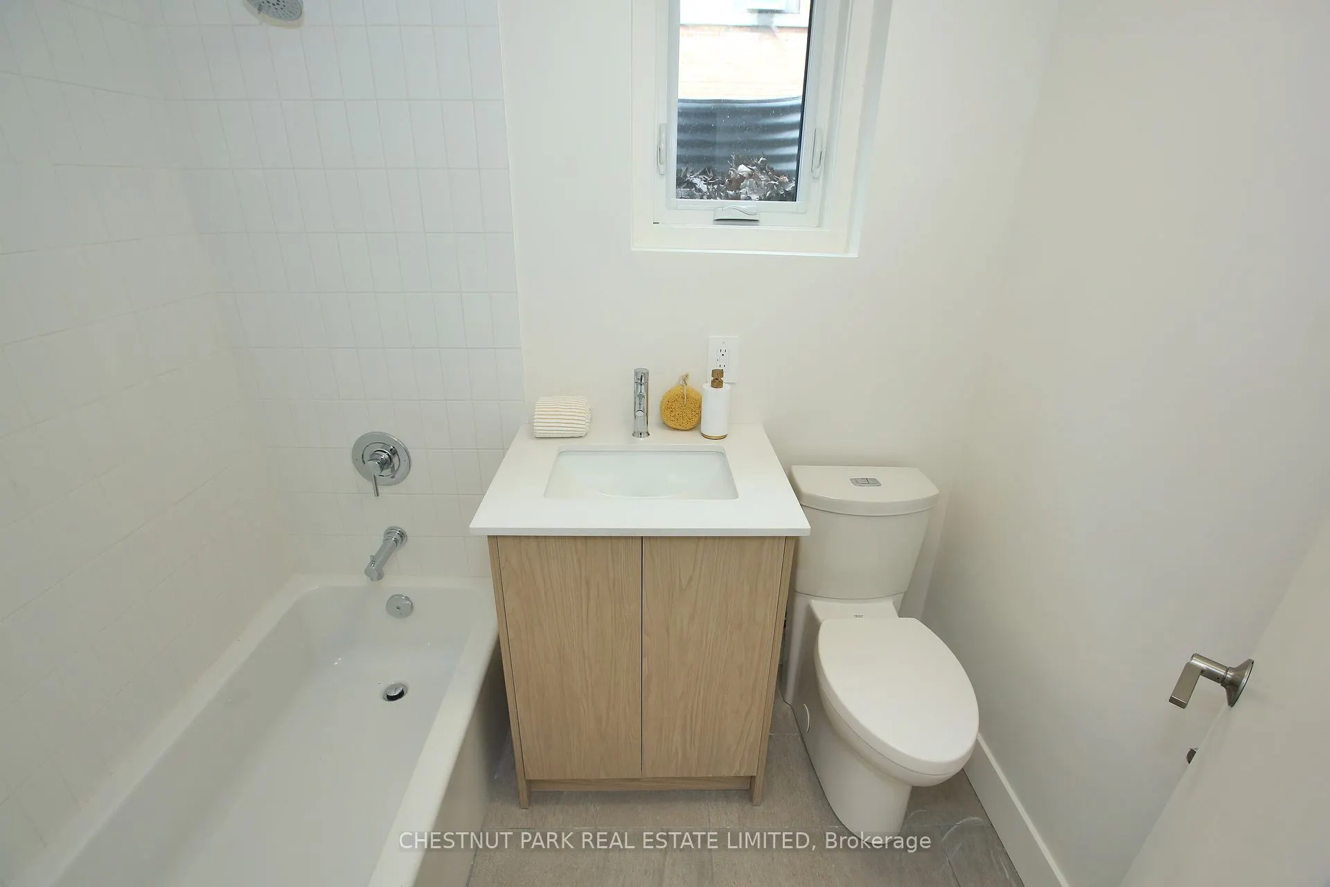 1492 Avenue Road, #1