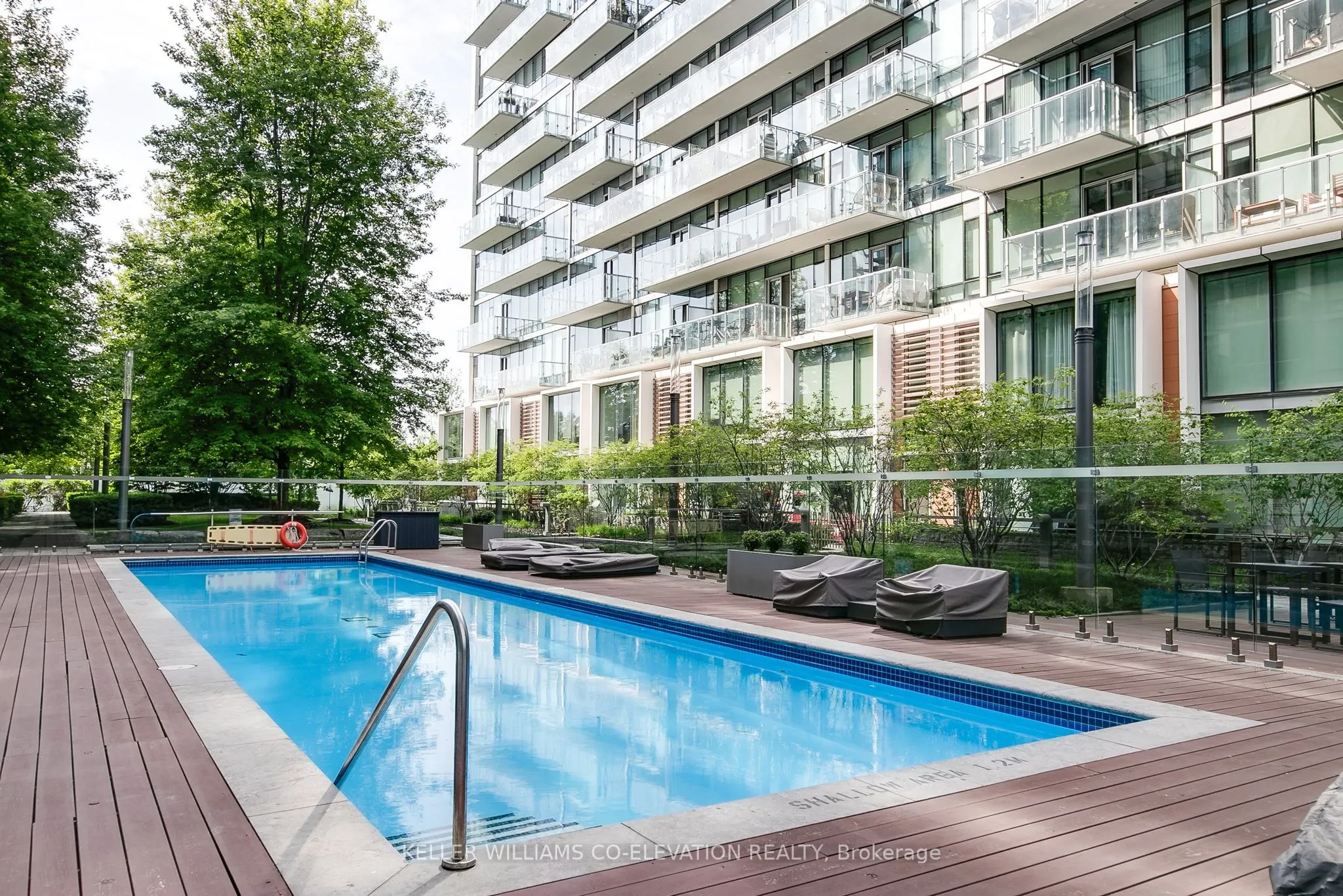 39 Queens Quay E, #835