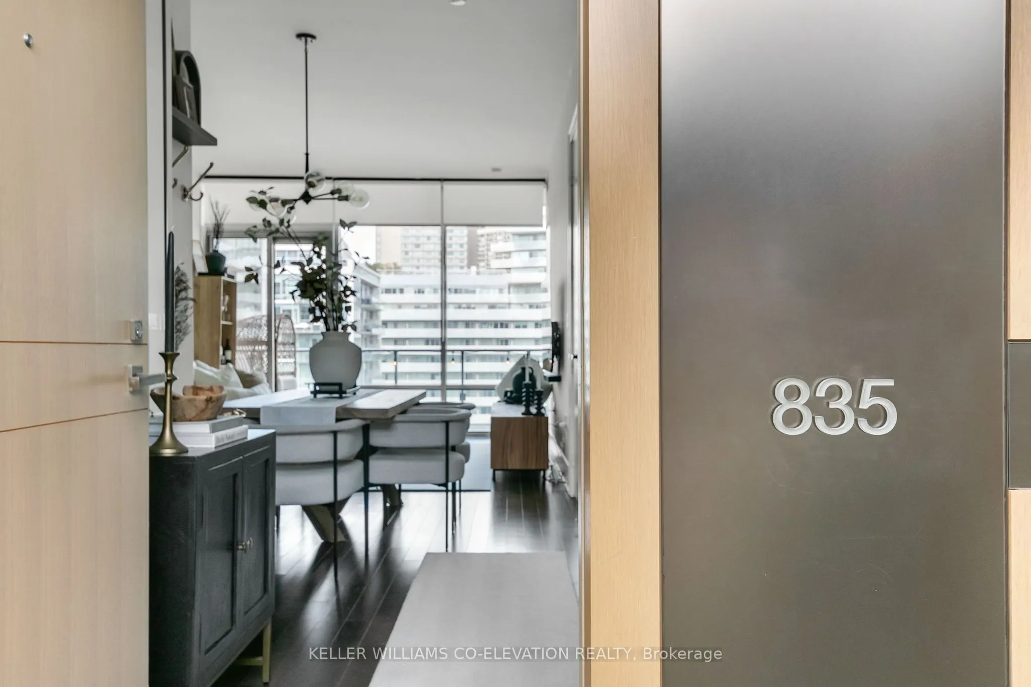 39 Queens Quay E, #835
