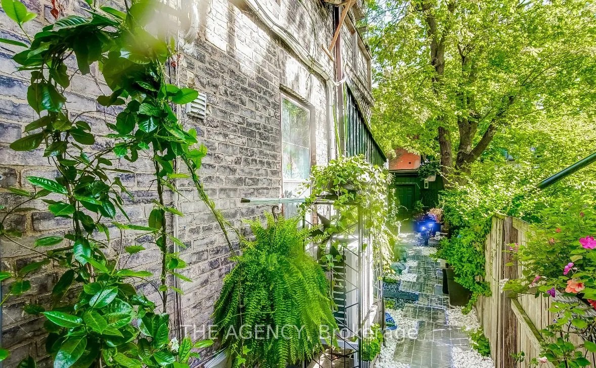 31 Rose Avenue