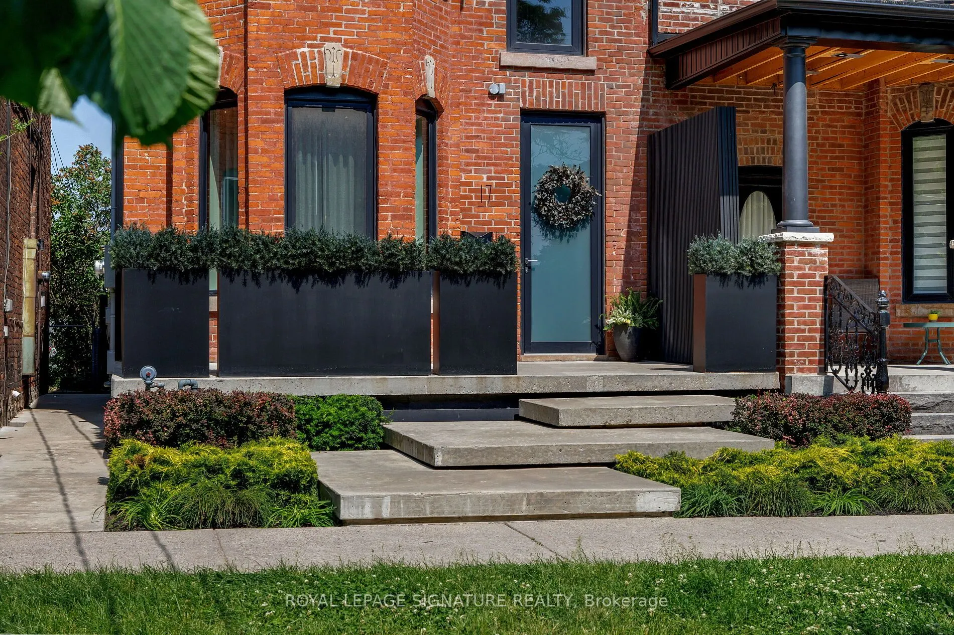 17 Lakeview Avenue