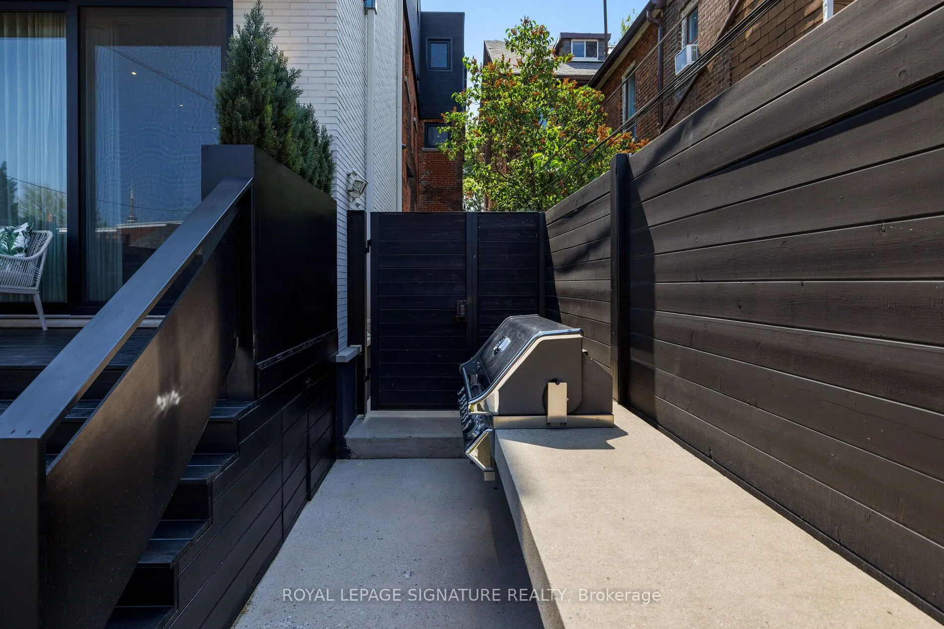17 Lakeview Avenue