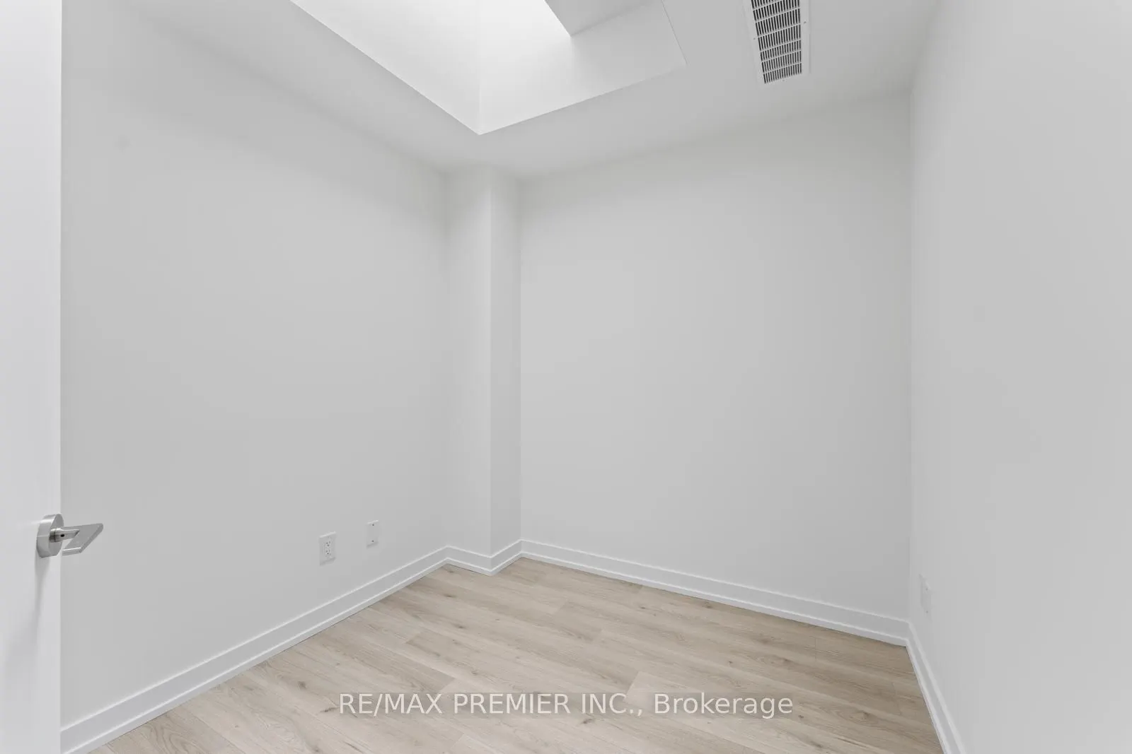 851 Sheppard Avenue W, #15