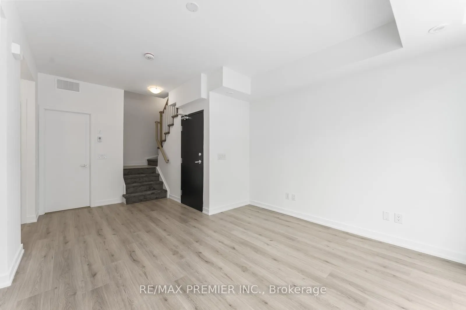 851 Sheppard Avenue W, #15