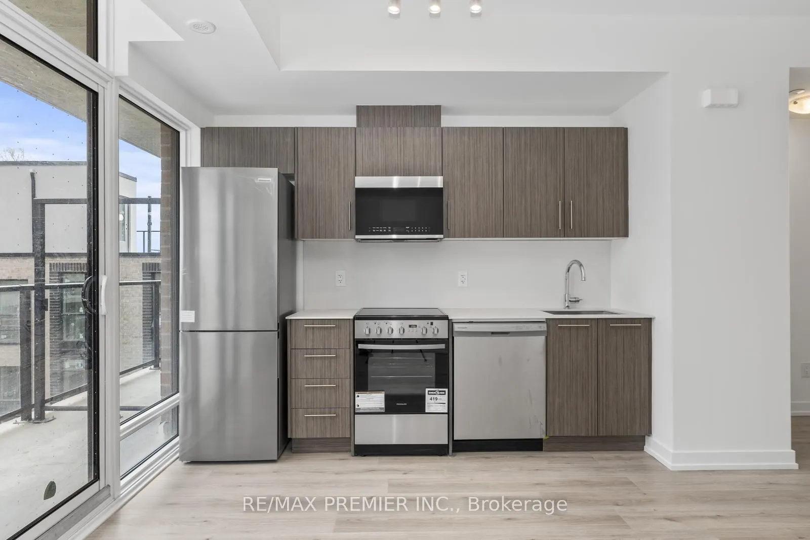 851 Sheppard Avenue W, #15
