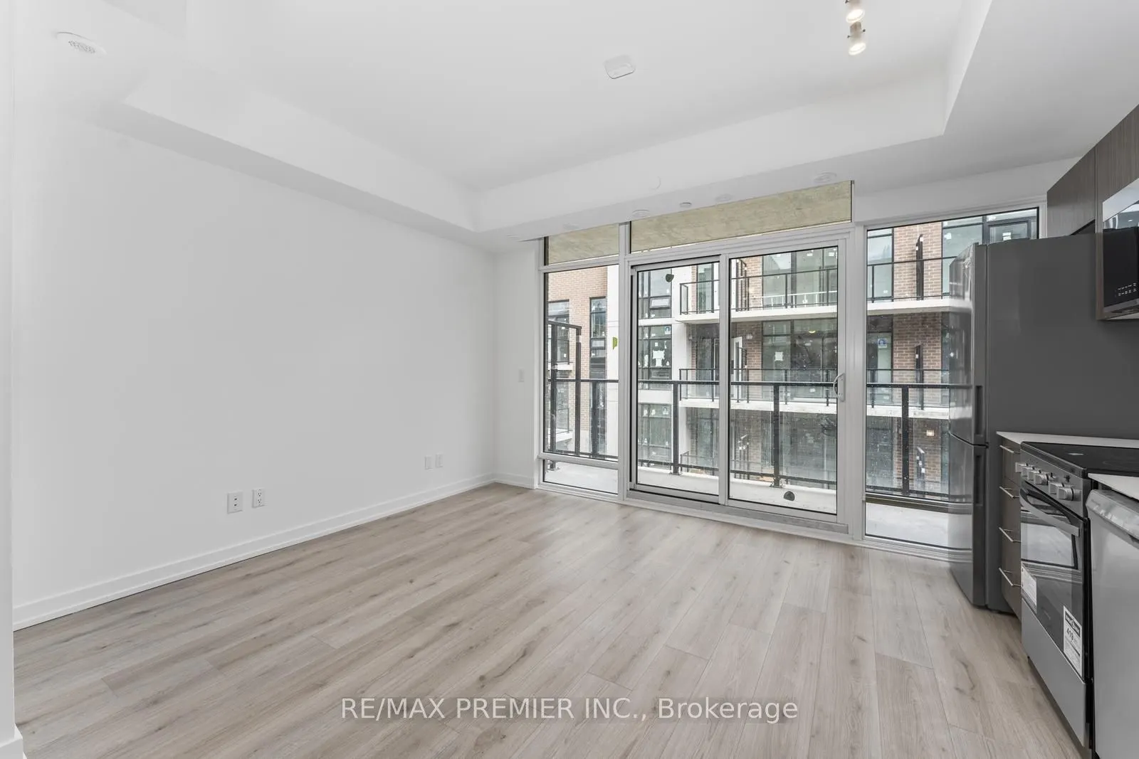 851 Sheppard Avenue W, #15
