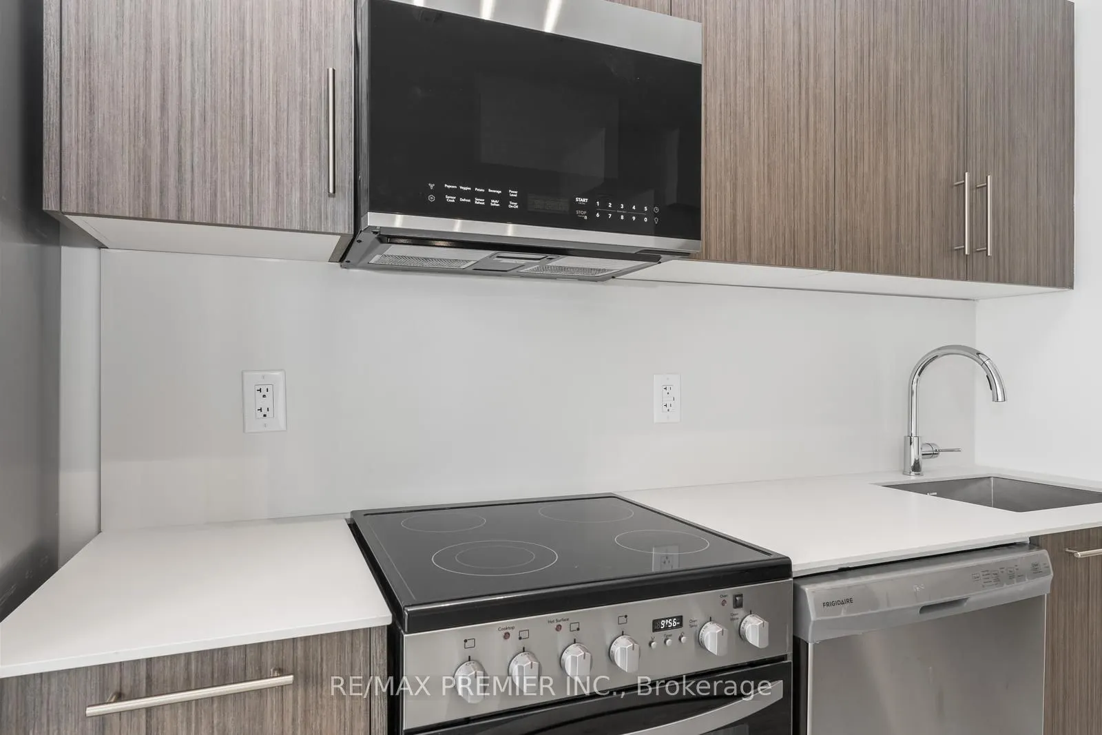 851 Sheppard Avenue W, #15