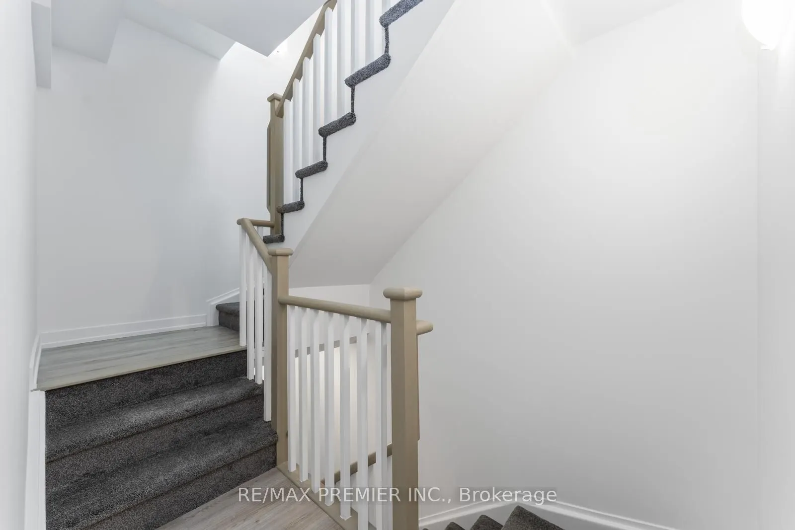 851 Sheppard Avenue W, #15