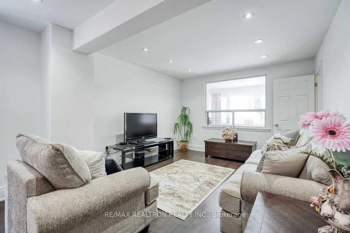 44 Jesmond Avenue N