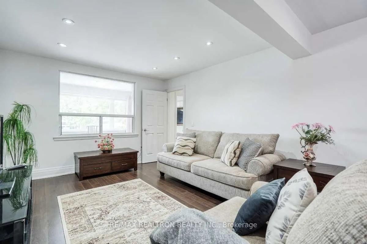 44 Jesmond Avenue N