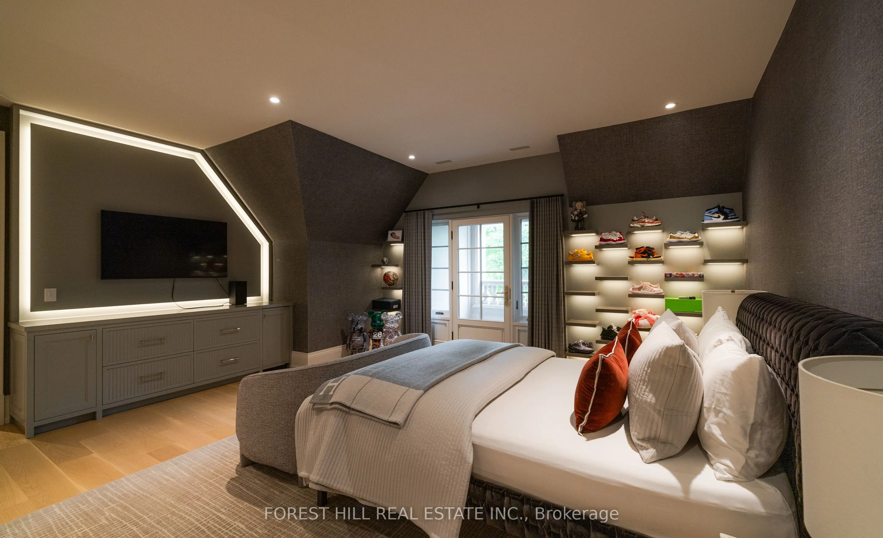 221 Forest Hill Road