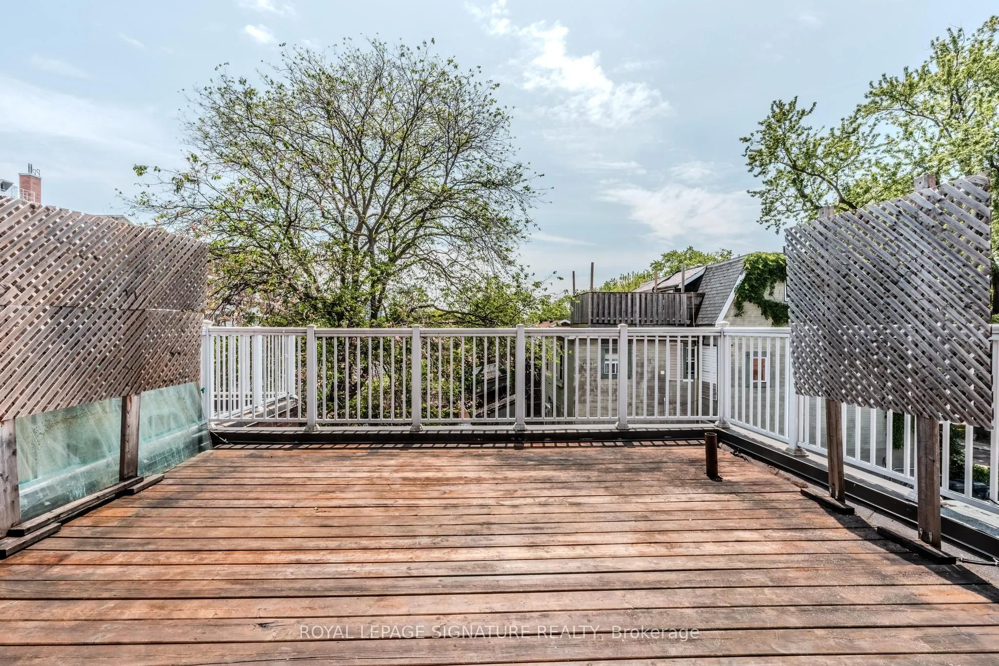 1541 Dundas Street W, #B